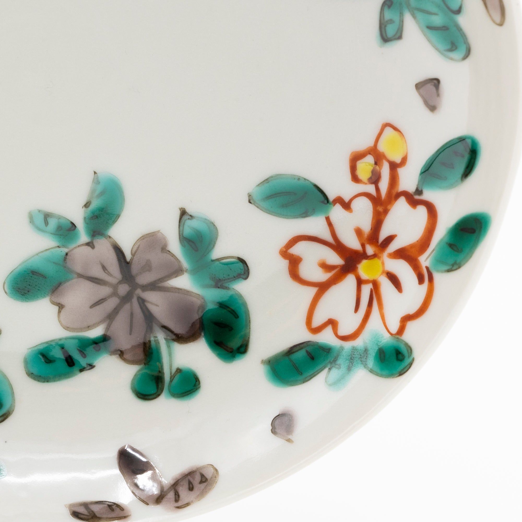 正木春蔵作の陶磁器「色絵桜文小皿」(写真2枚目)