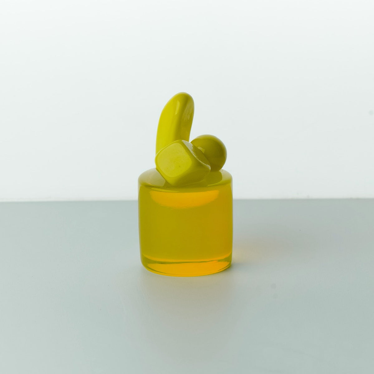202637_The touch of yellow