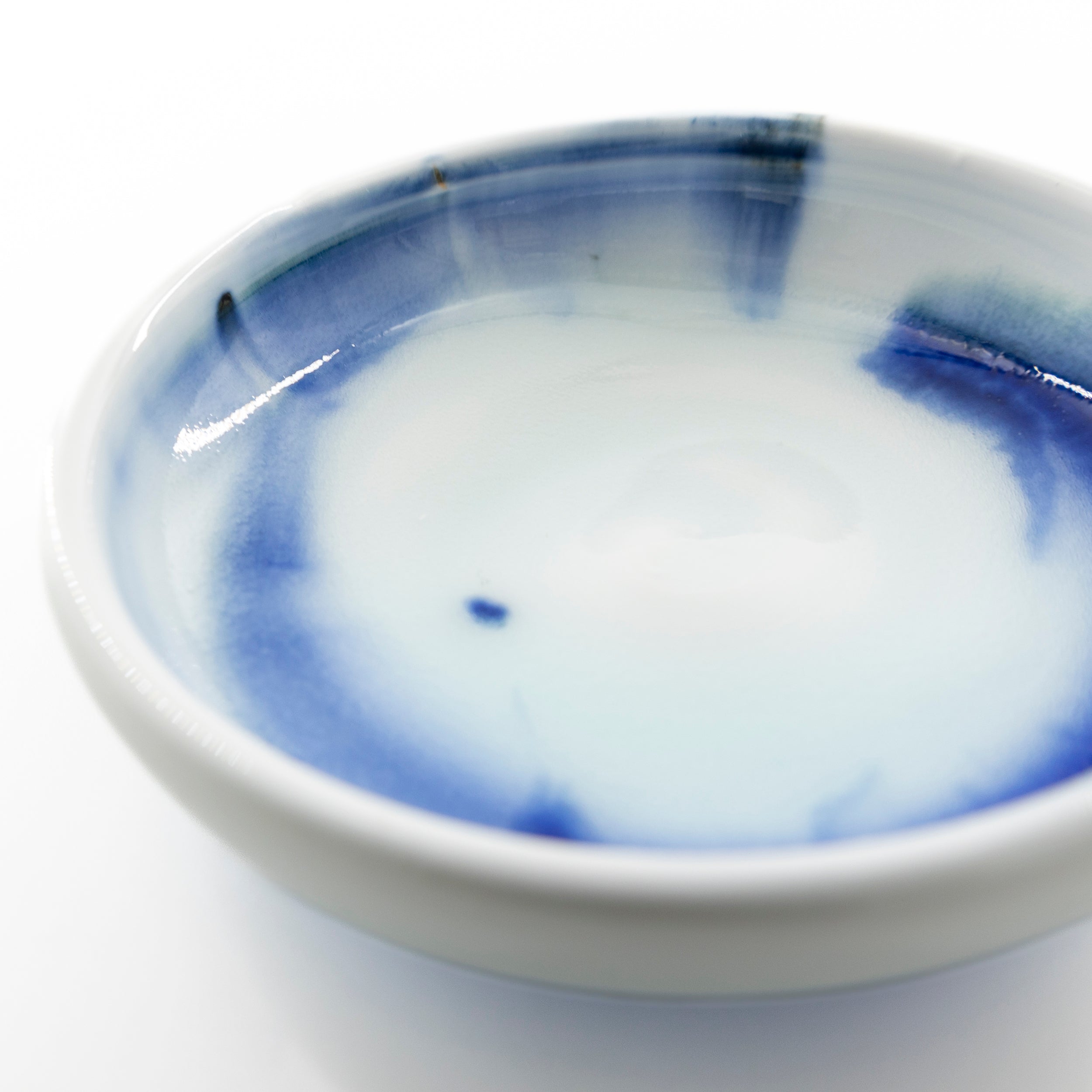 加藤 委作の陶磁器「染付豆皿」(写真2枚目)