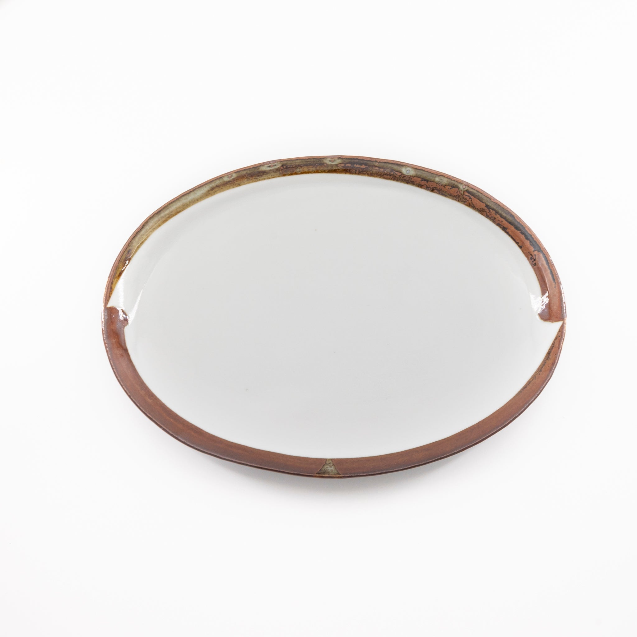 Iron-edged oval plate
