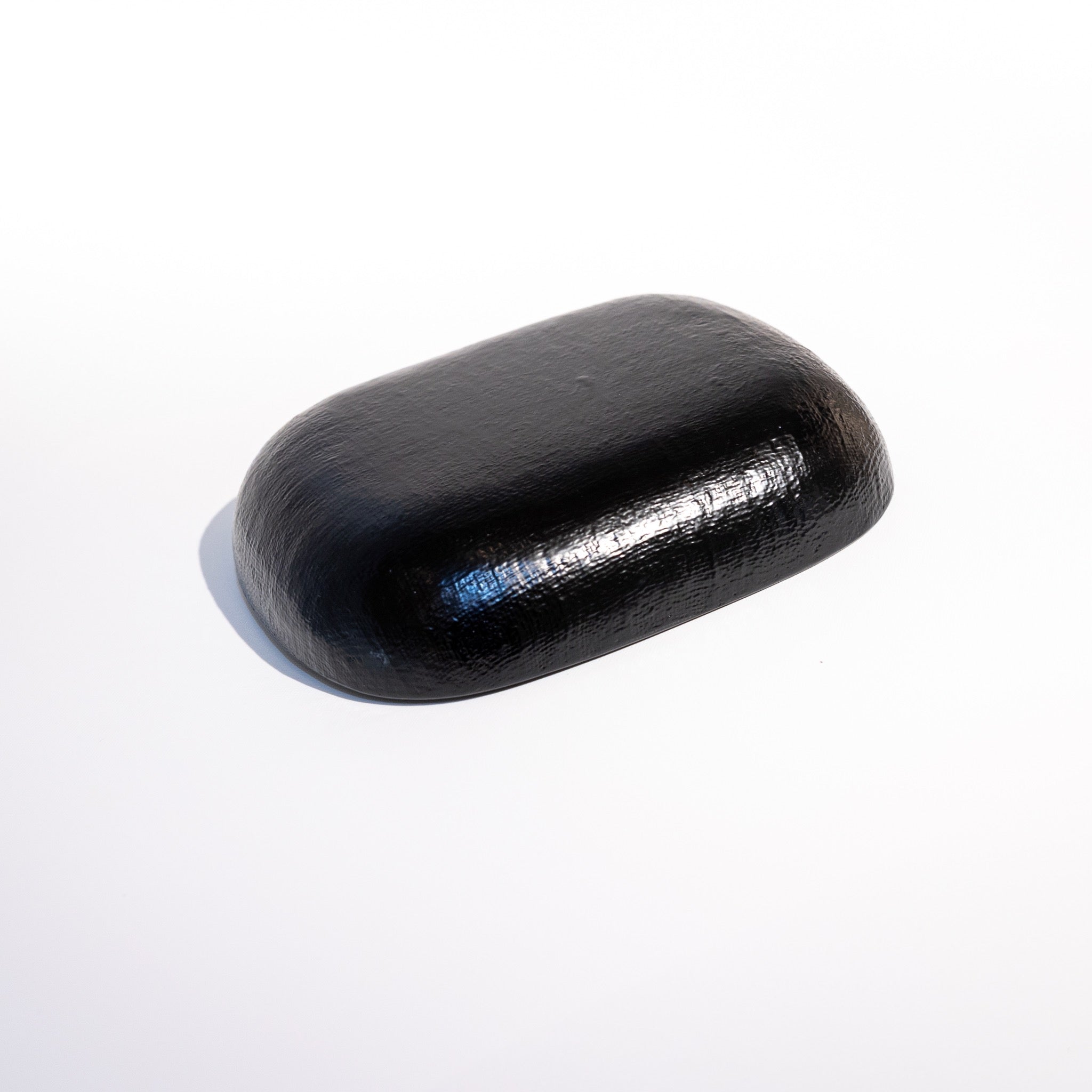 10_椿紋乾漆盛り器