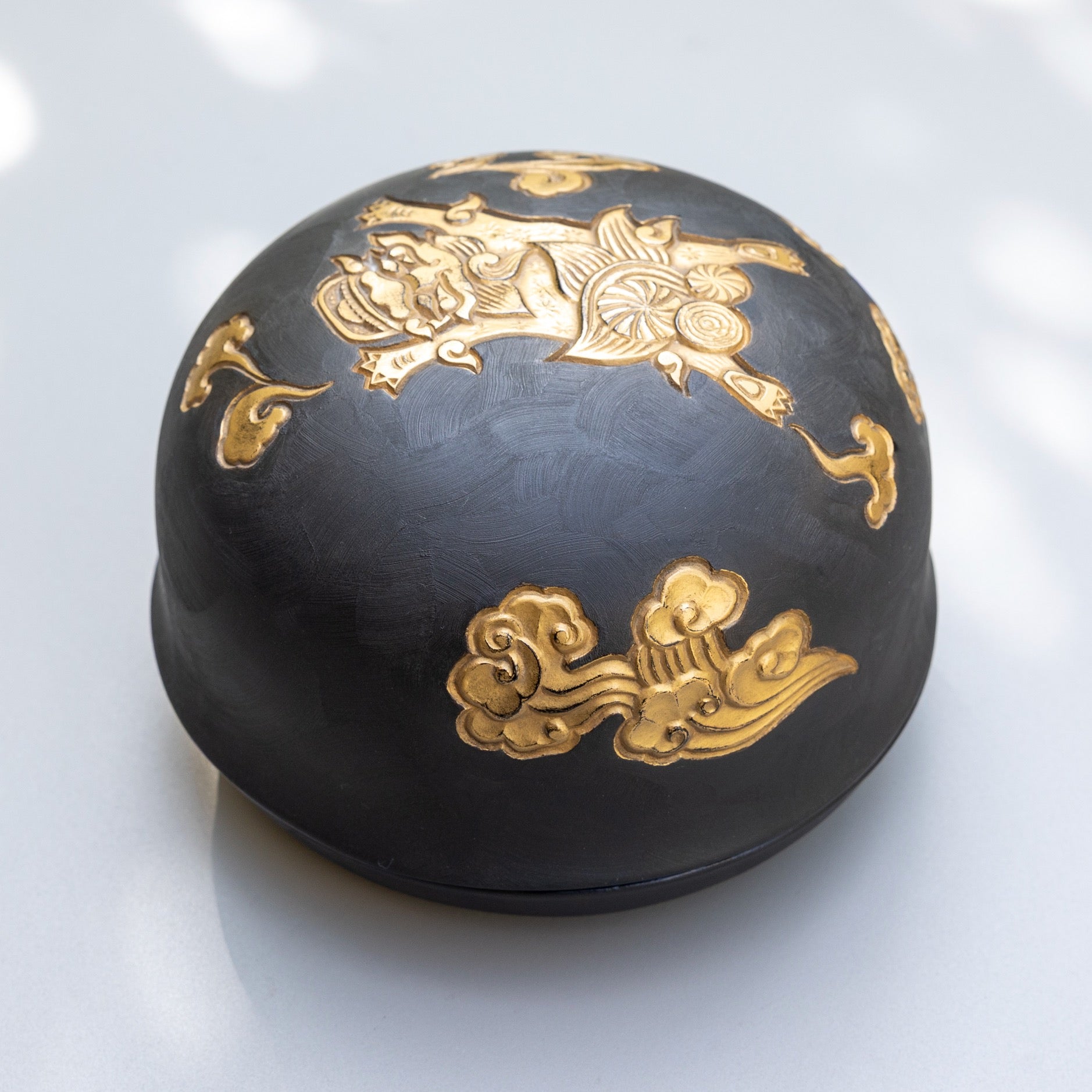 3_獅子雲紋彫二段重