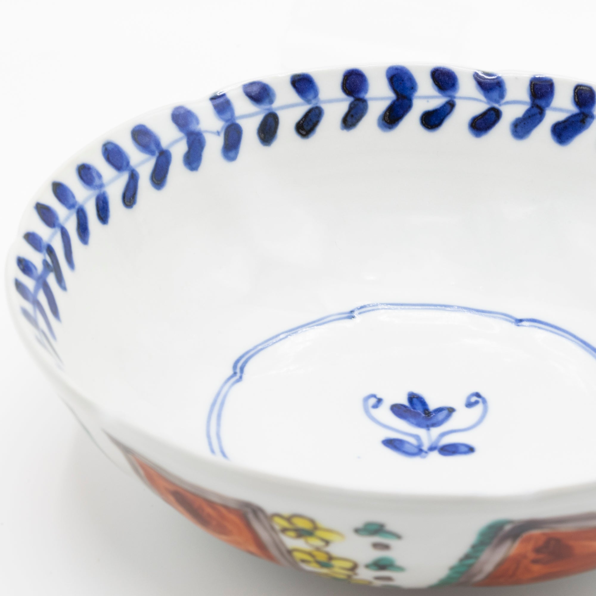 正木春蔵作の陶磁器「色絵染附 七輪浅鉢 B」(写真2枚目)