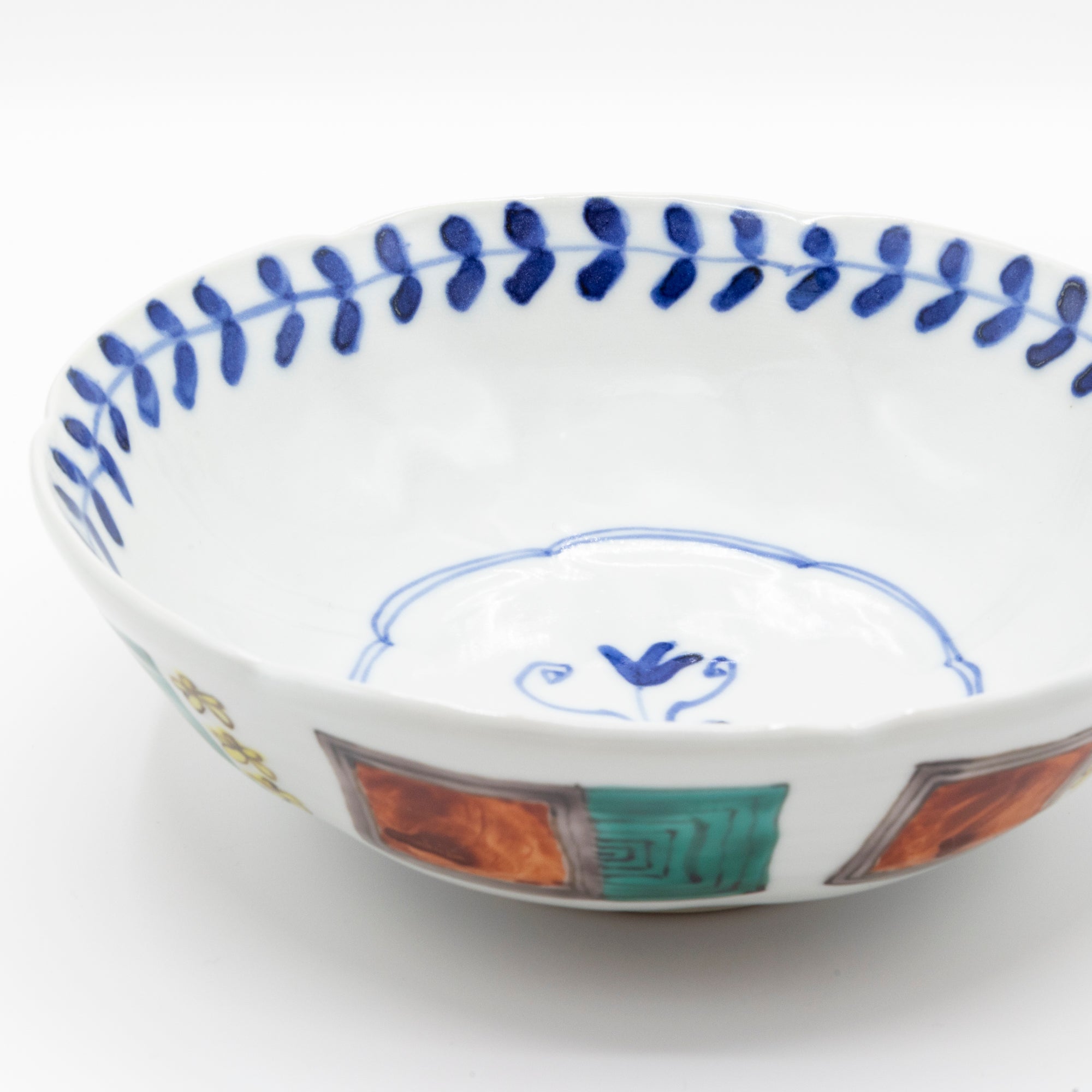 正木春蔵作の陶磁器「色絵染附 七輪浅鉢 E」(写真2枚目)