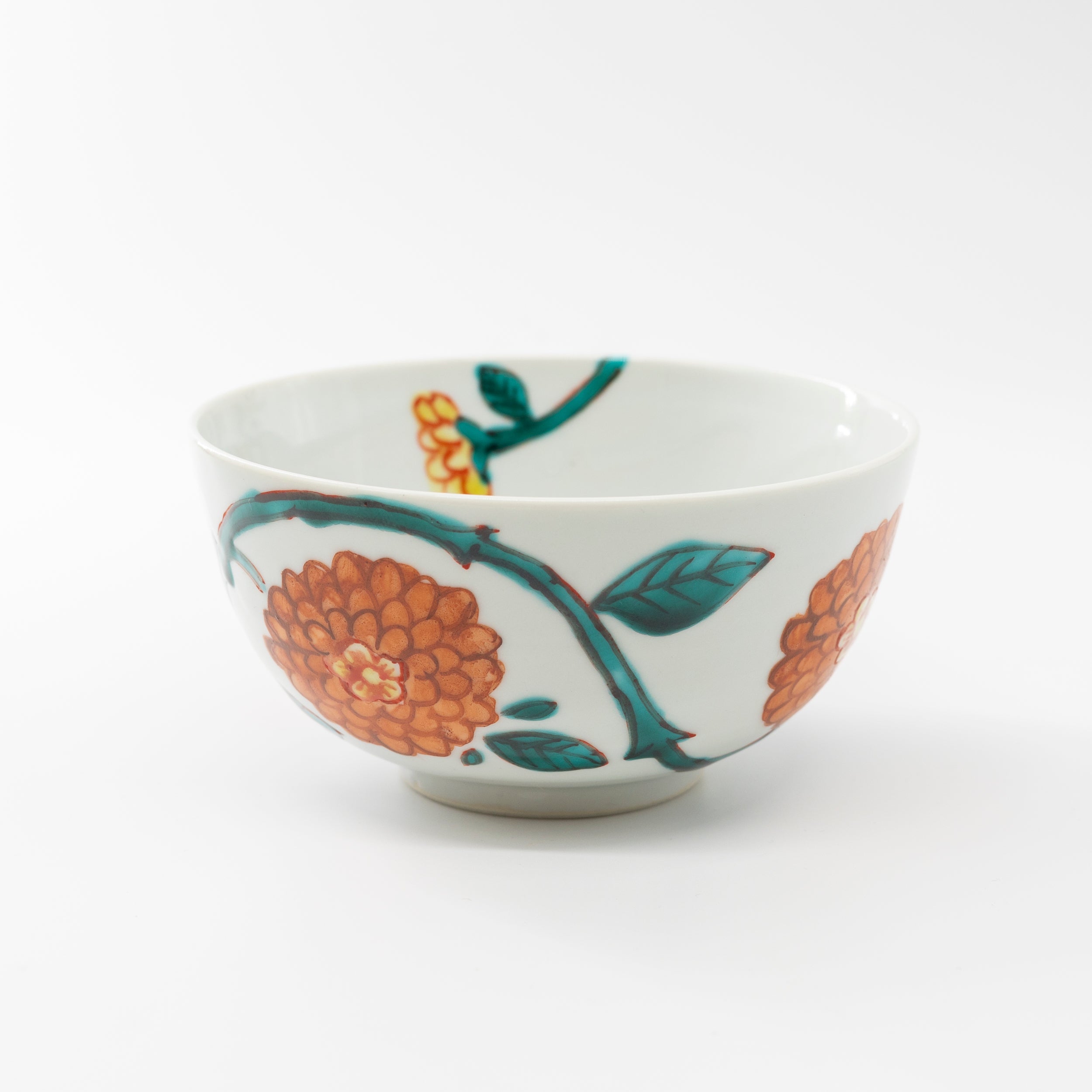 Rice bowl with red arabesque flower pattern on madder ground
