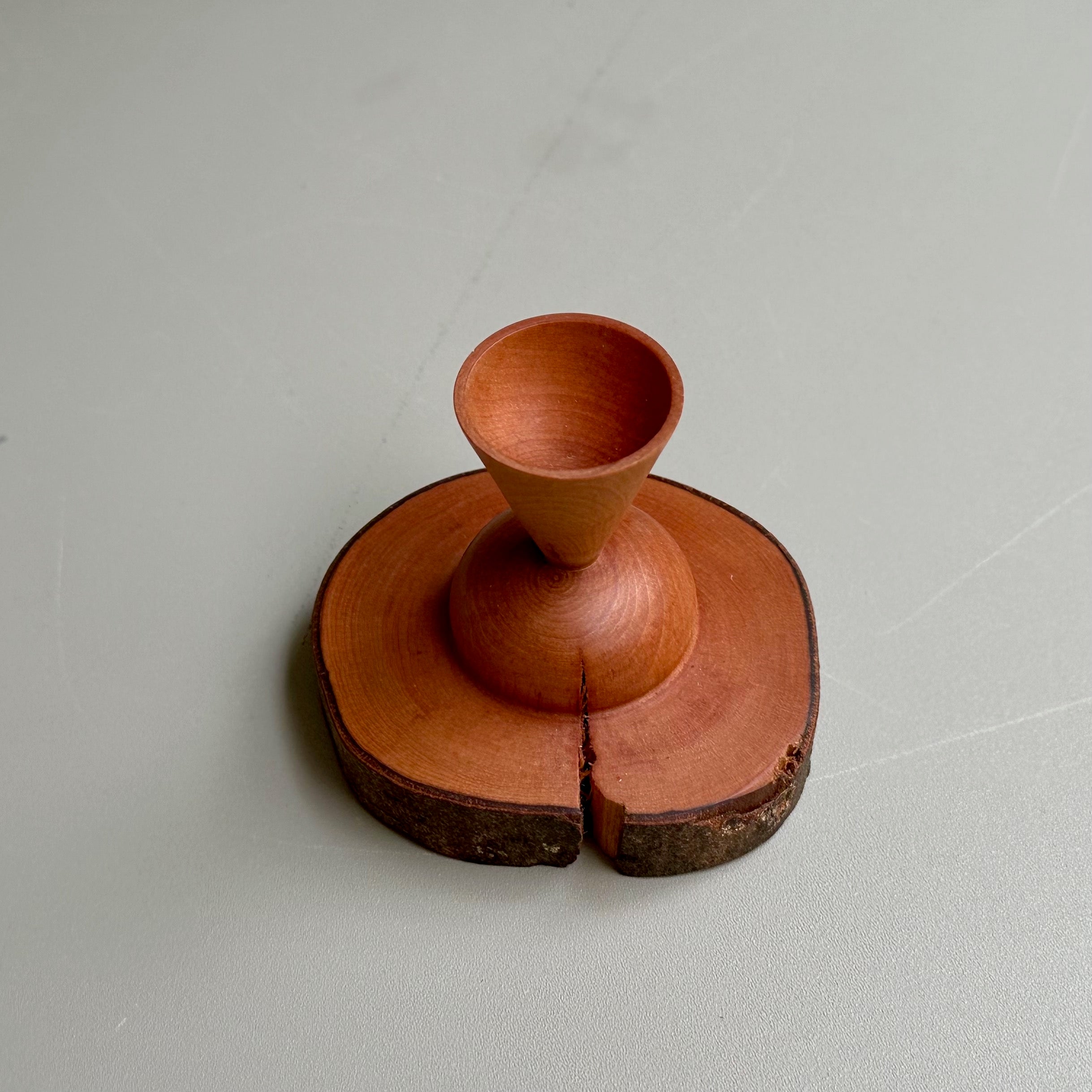 小さなものを置くオブジェ