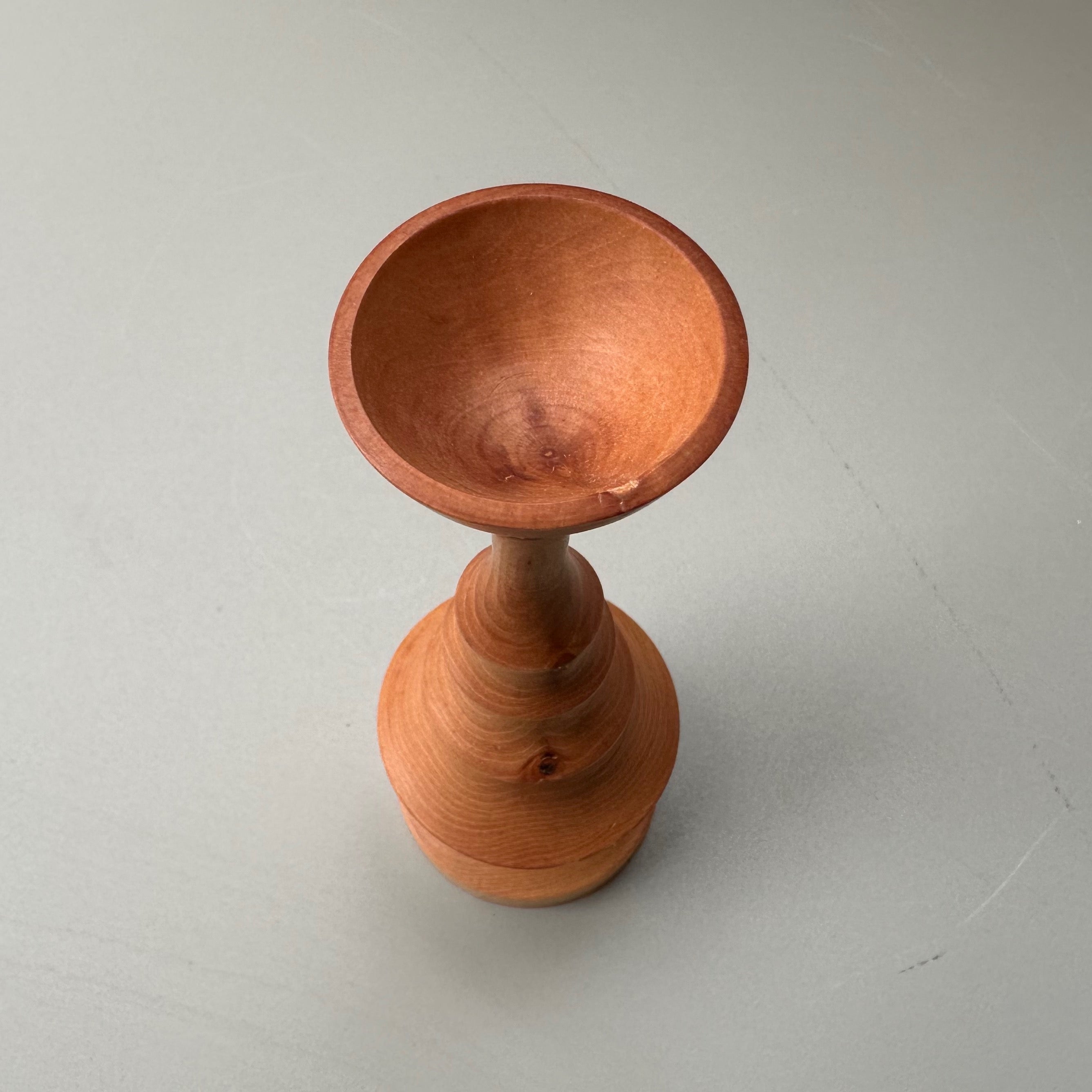 小さなものを置くオブジェ(ヒサカキ)