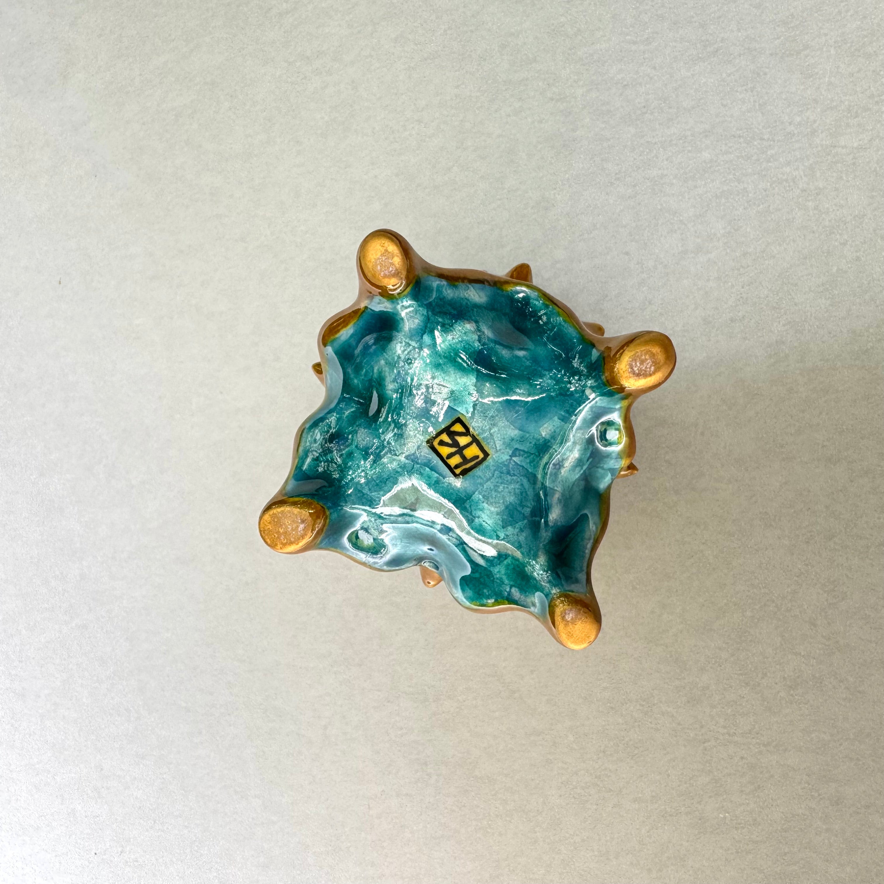 49_色絵金銀彩トゲ付杯