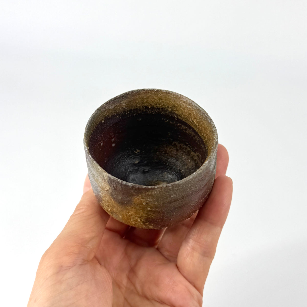 38-2_穴窯赤土ぐい呑み