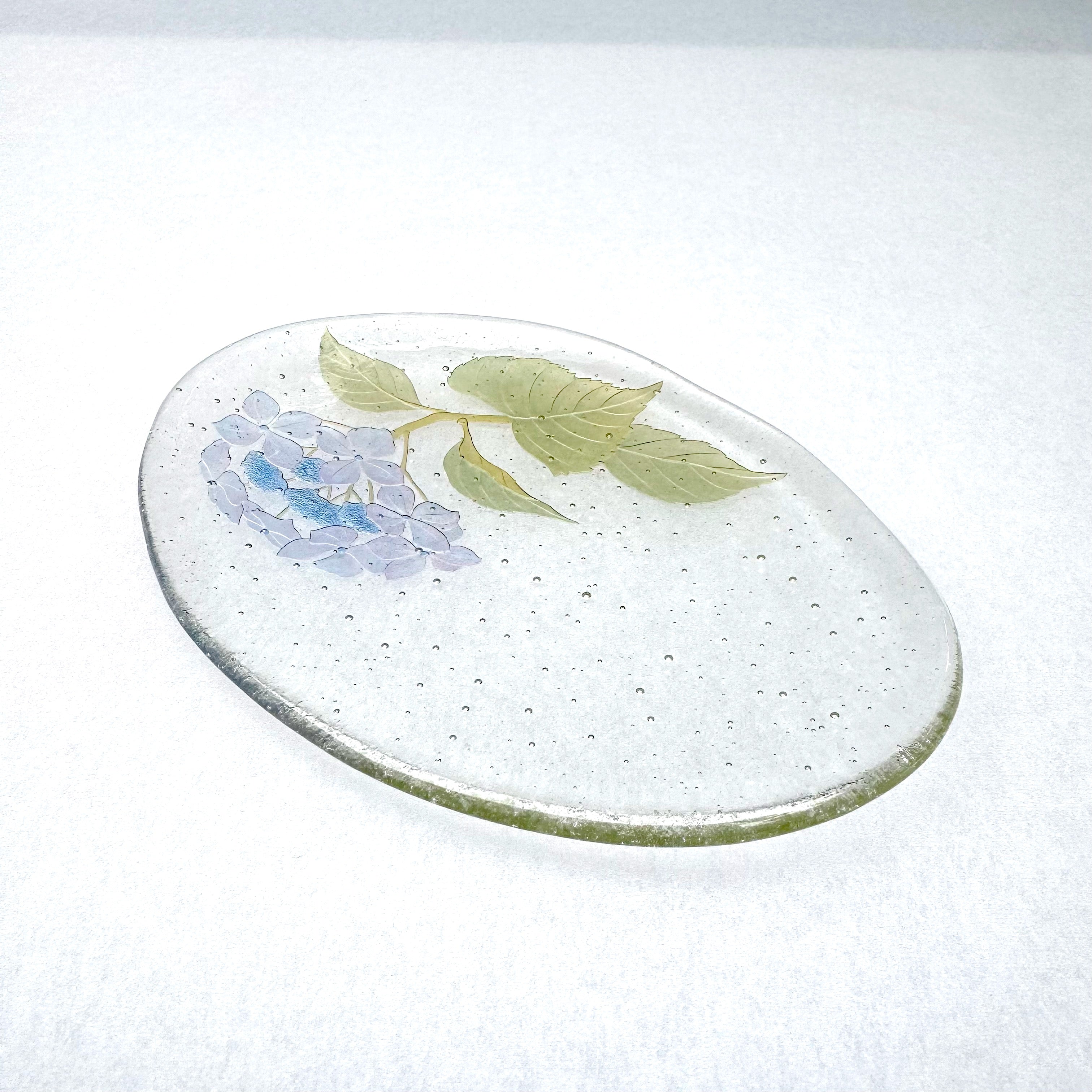 楕円皿「額紫陽花」紫