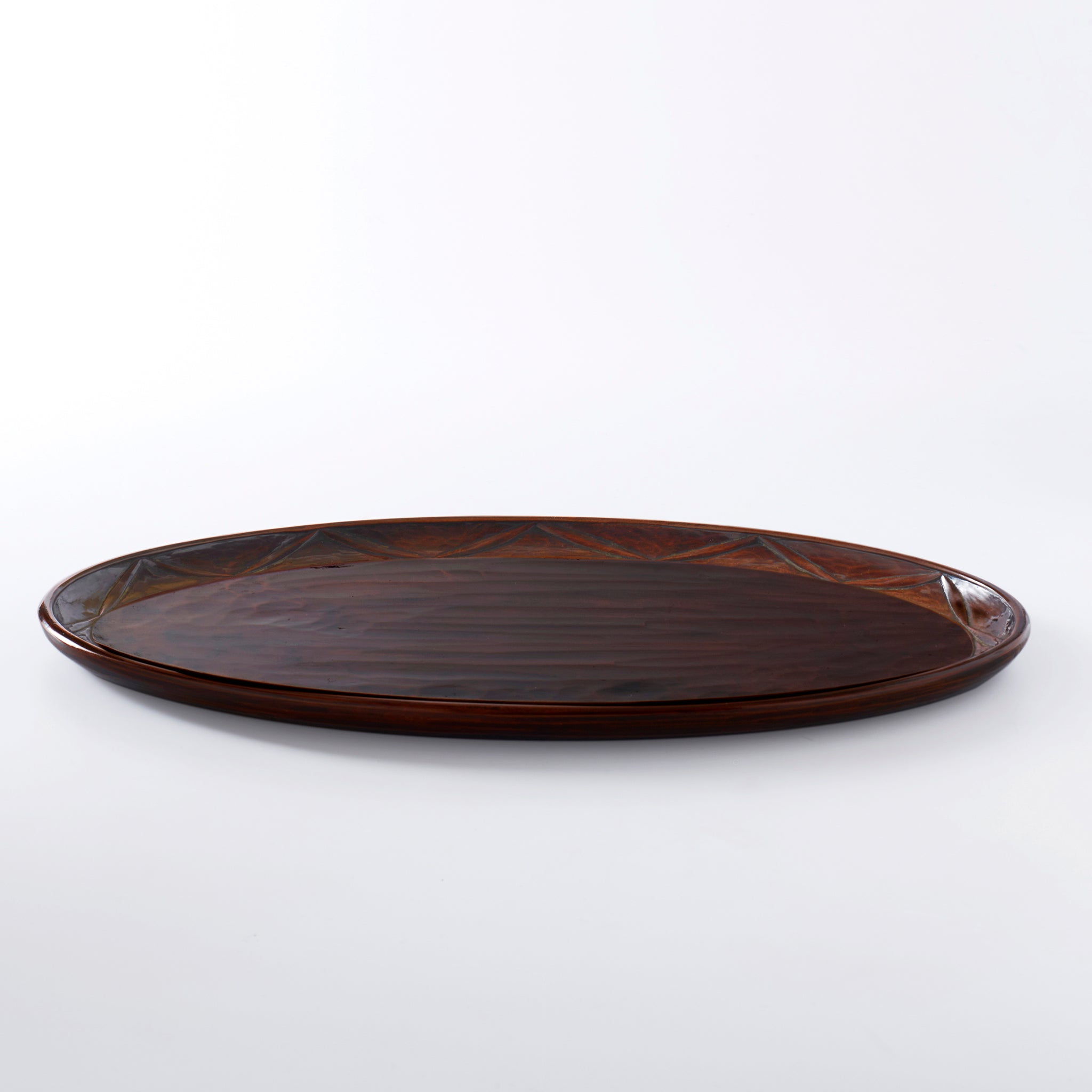 Oval tray with engraved pattern A