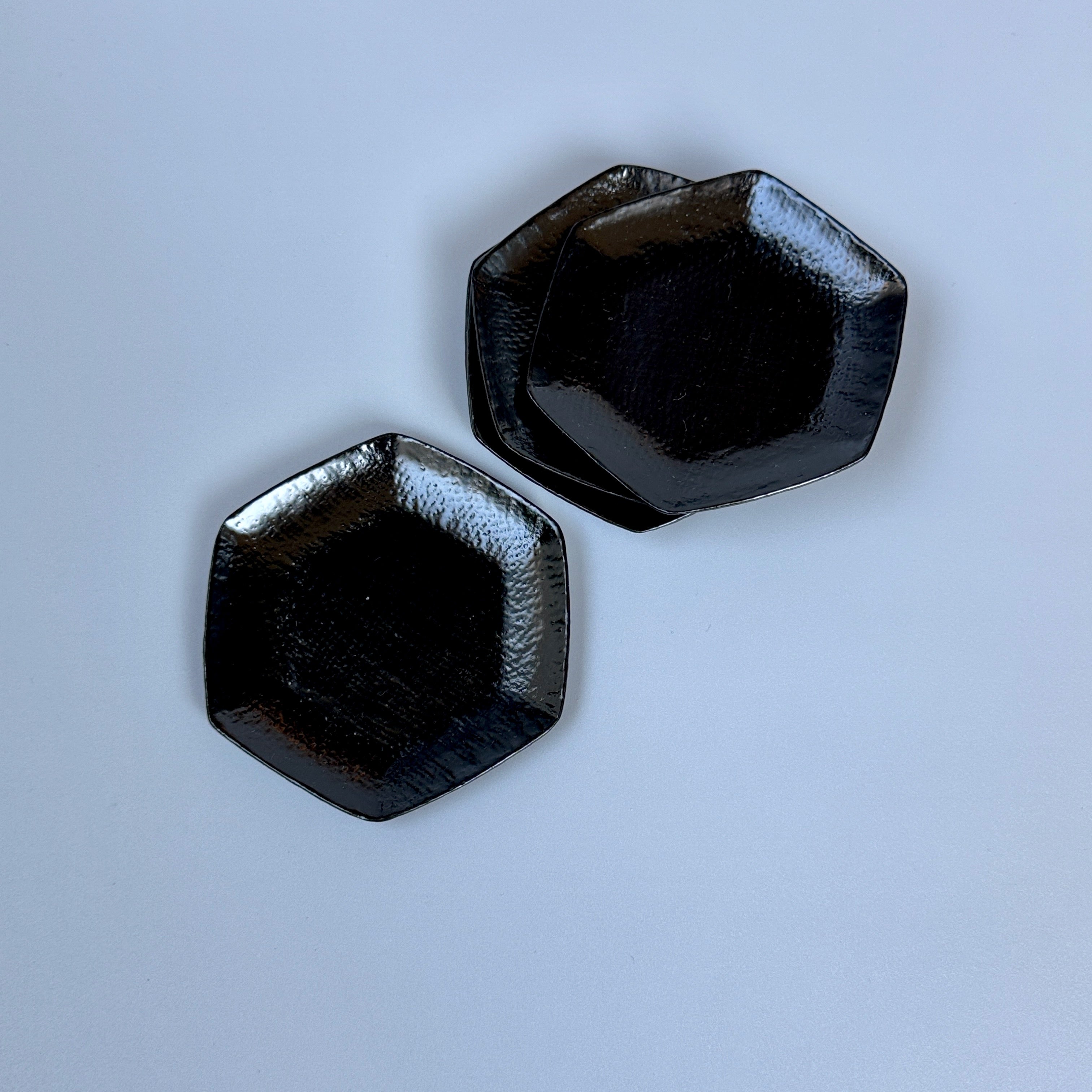 1015A_布目六角皿 黒