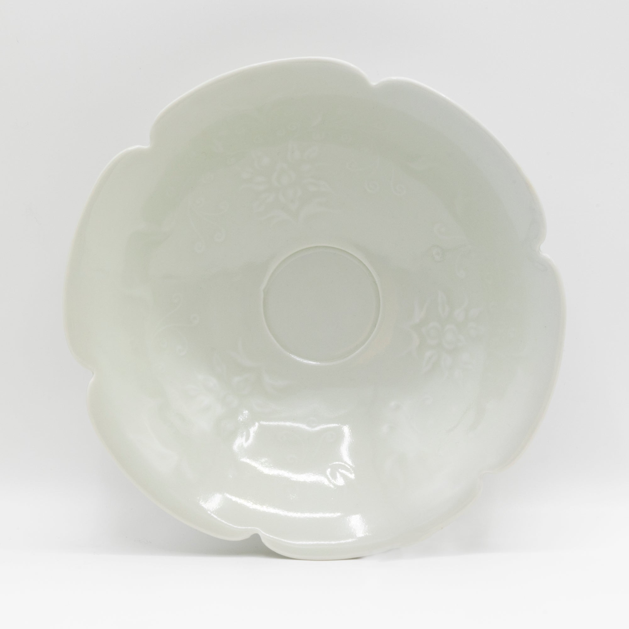 White porcelain engraved bowl