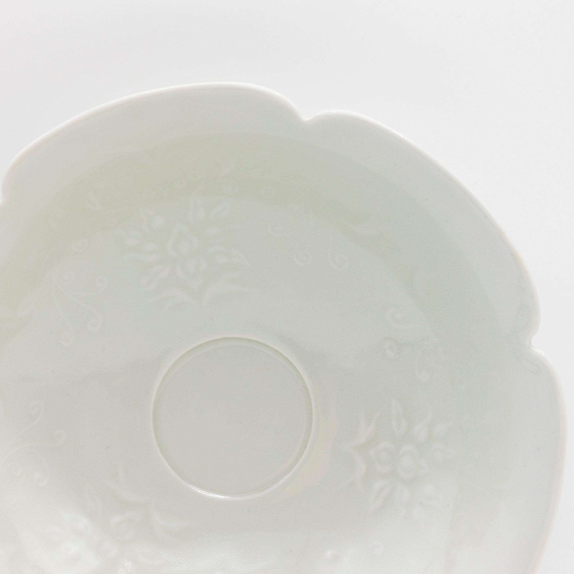 White porcelain engraved bowl