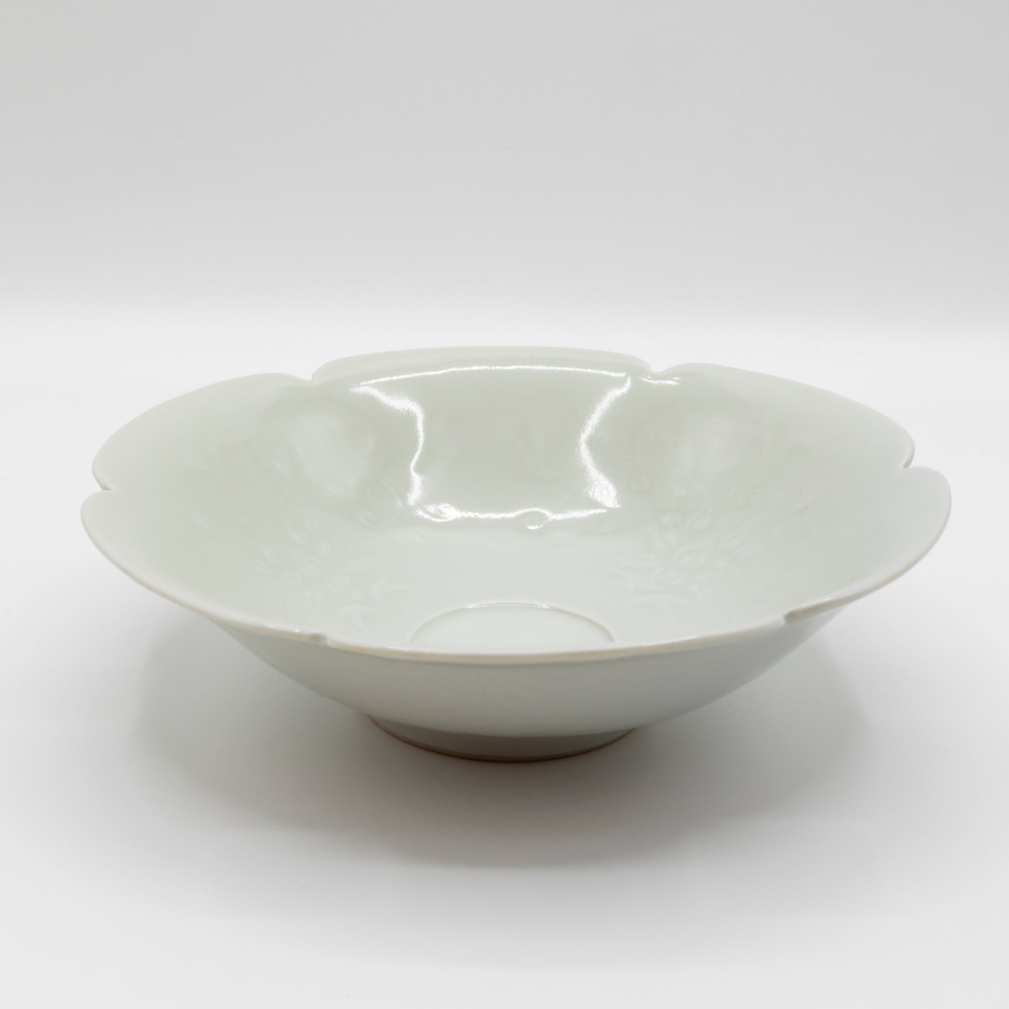 White porcelain engraved bowl