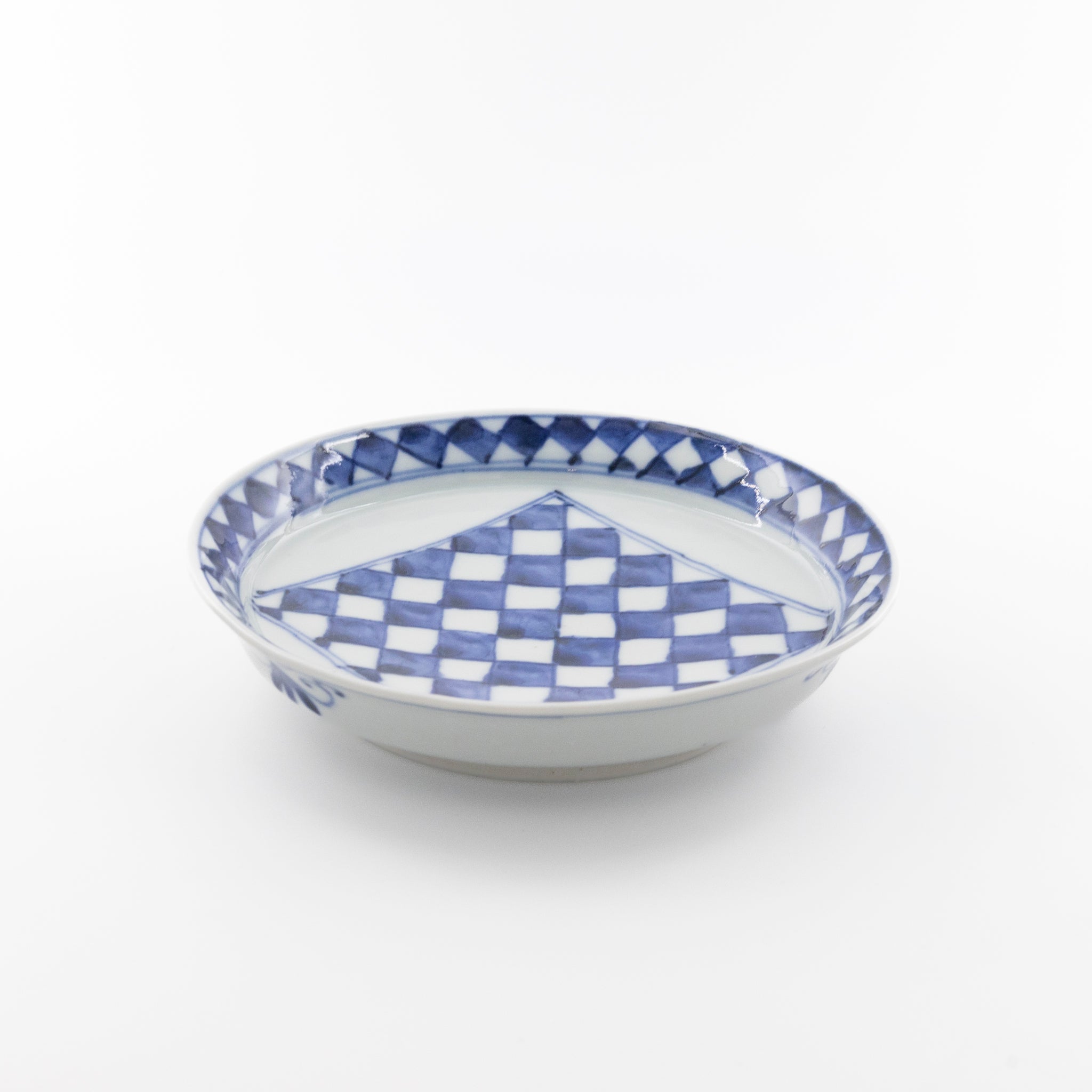 Checkered pattern flat plate