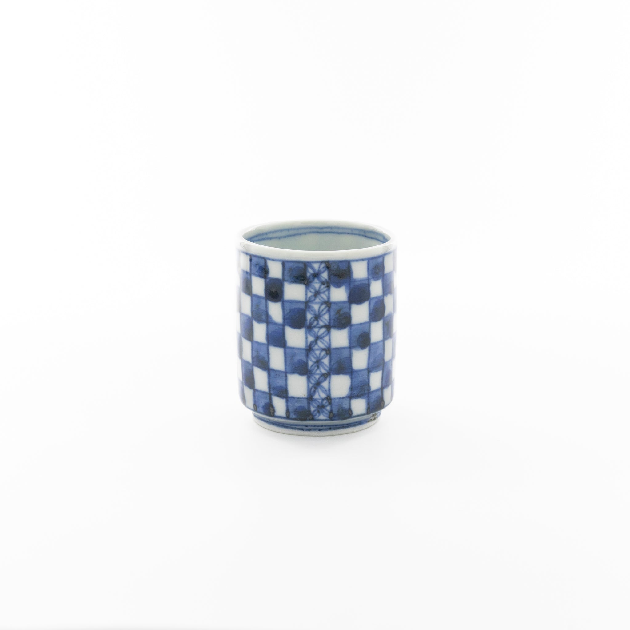 Checkered pattern small cylinder