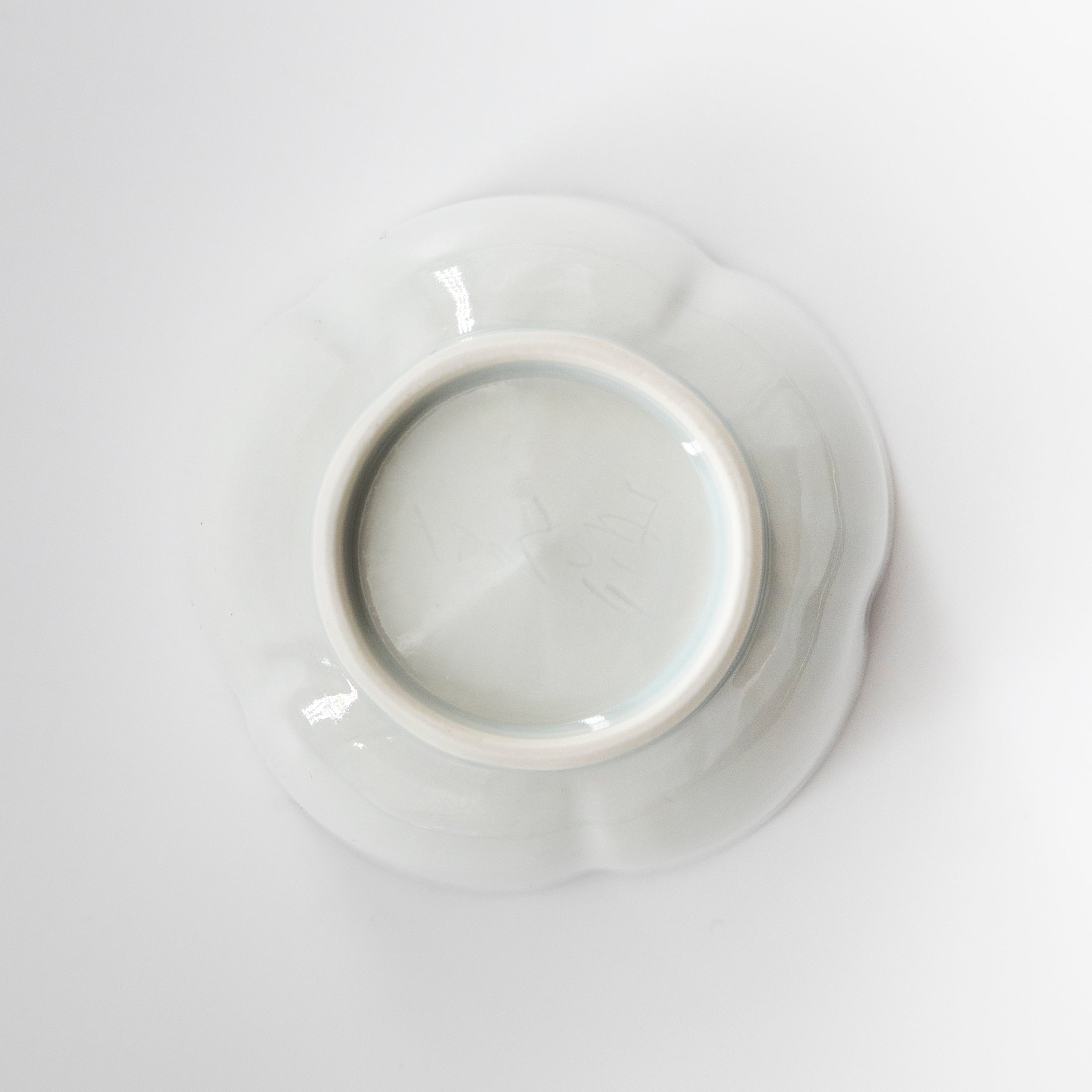 White porcelain lipstick plum small bowl