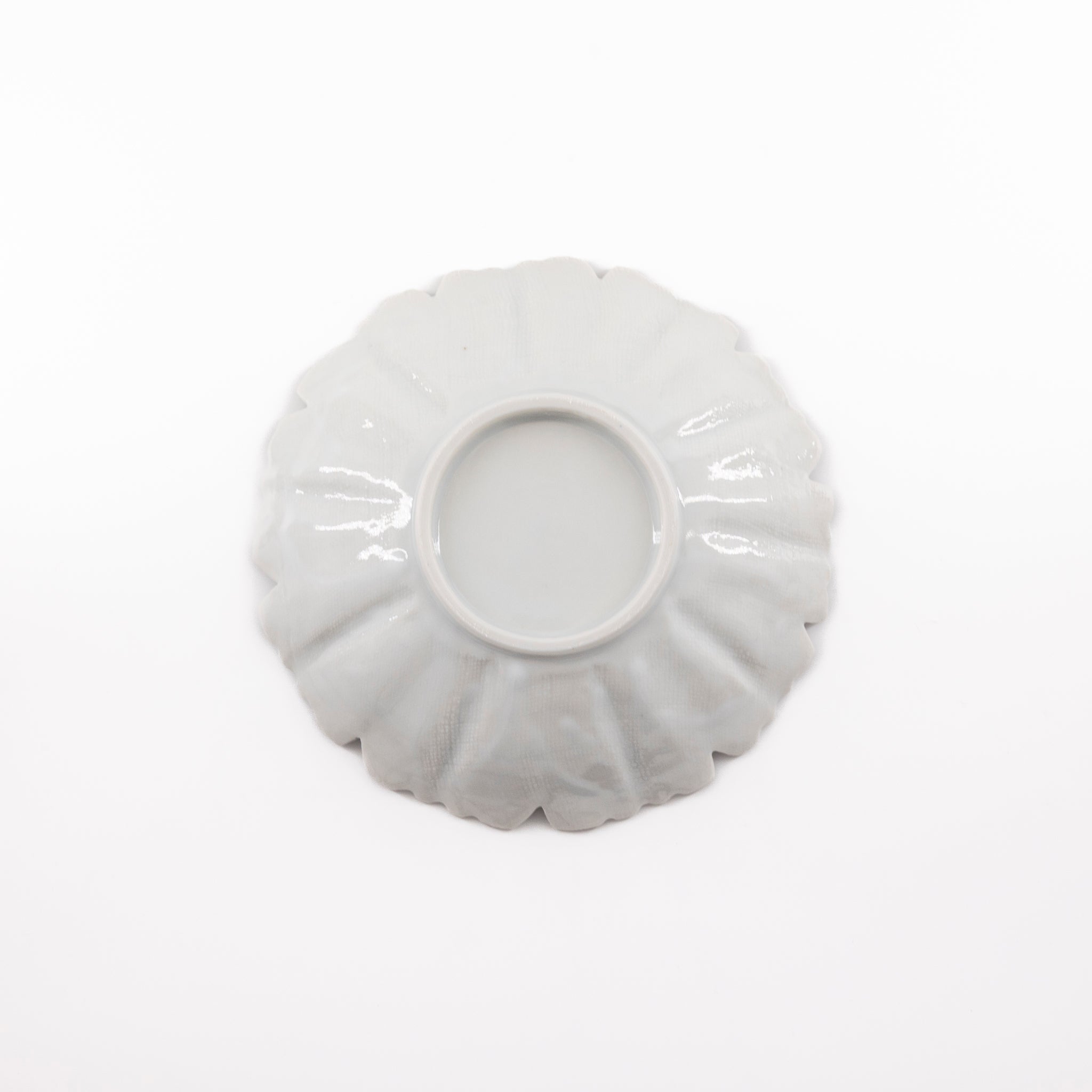 White porcelain oval flower small plate