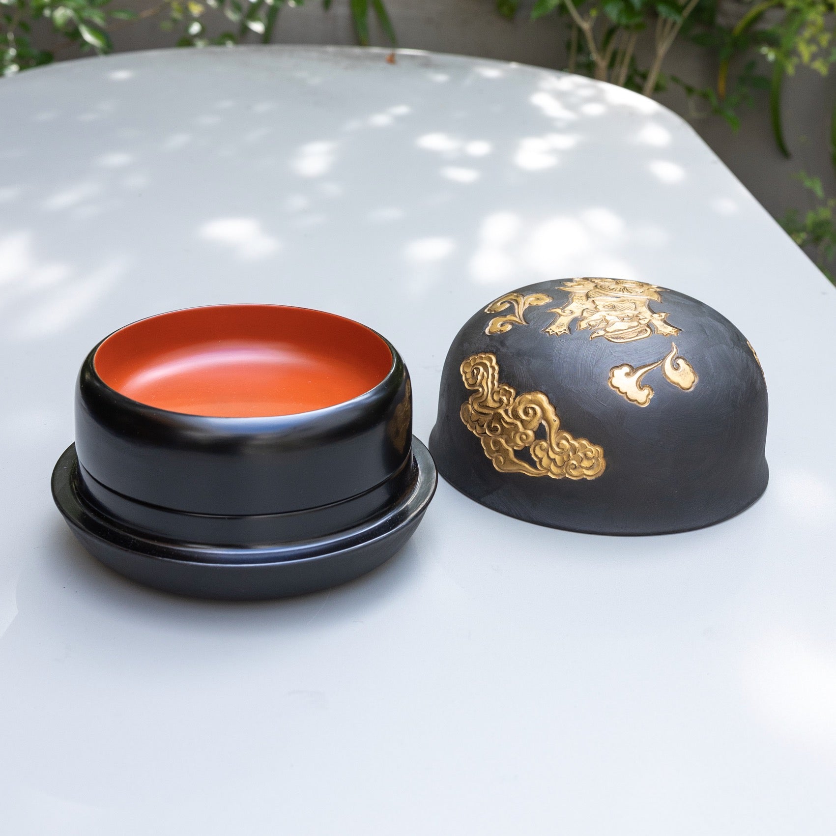 3_獅子雲紋彫二段重