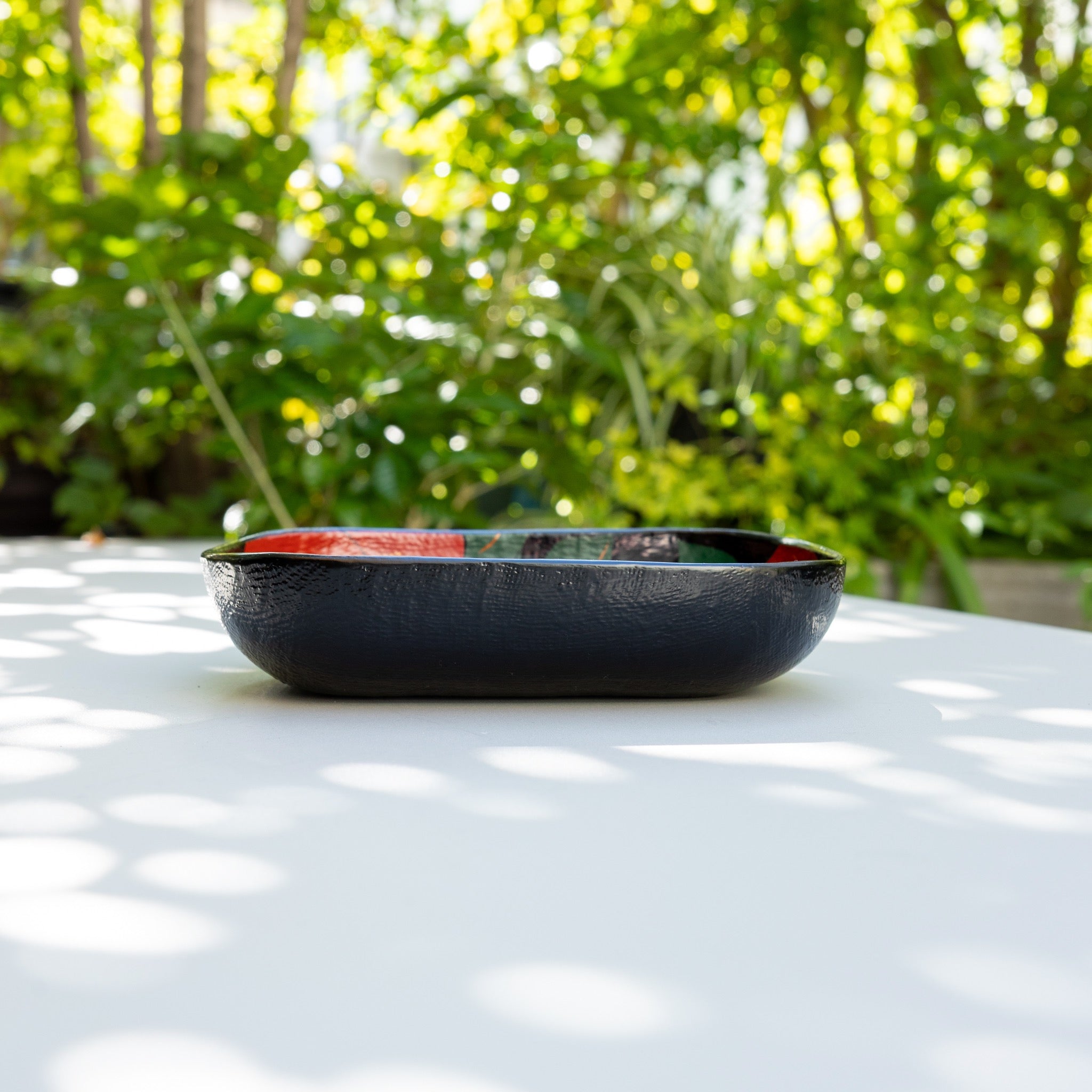 10_椿紋乾漆盛り器