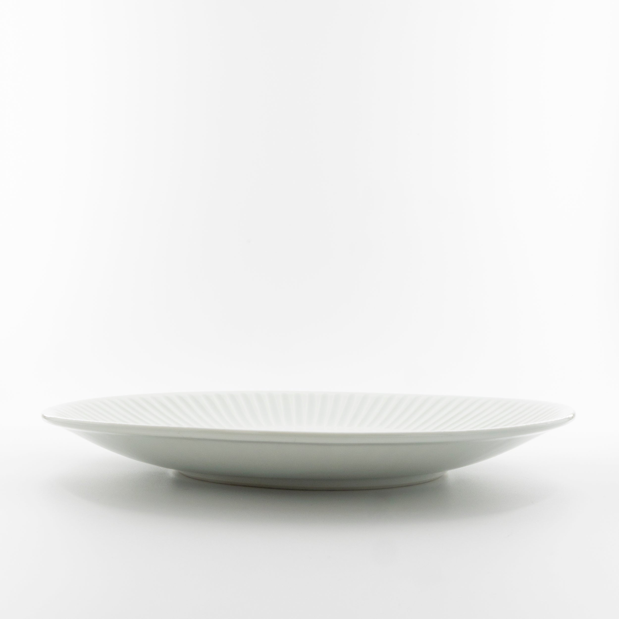 White porcelain Shinogi 7.5 inch plate