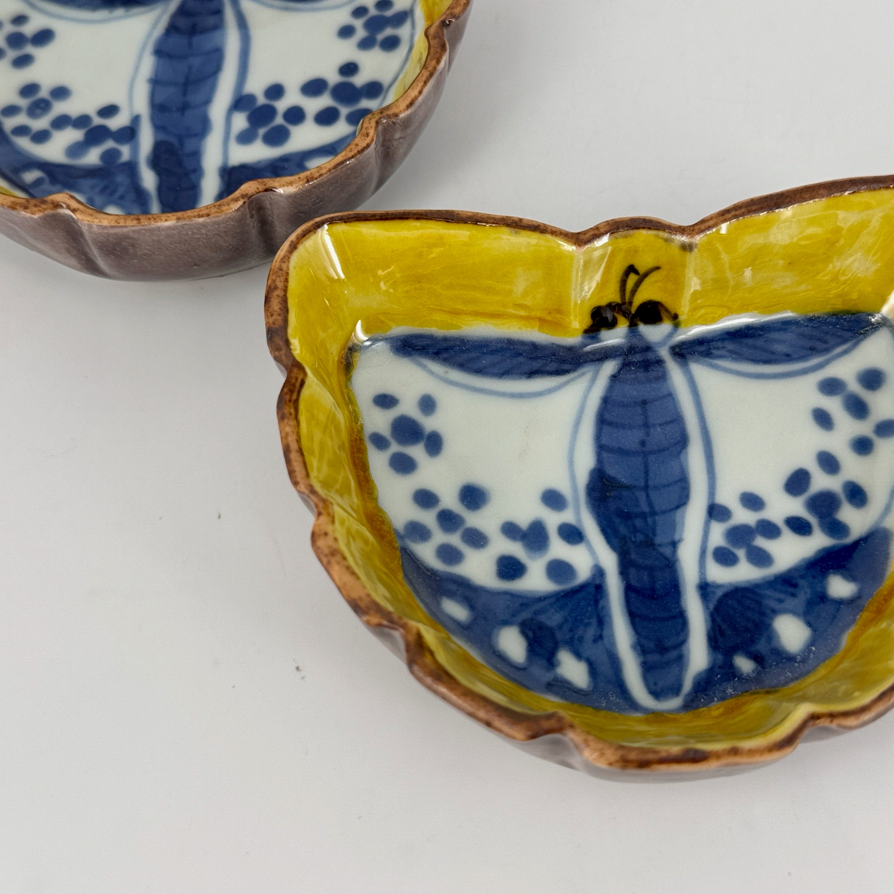 色絵染附 蝶形小皿
