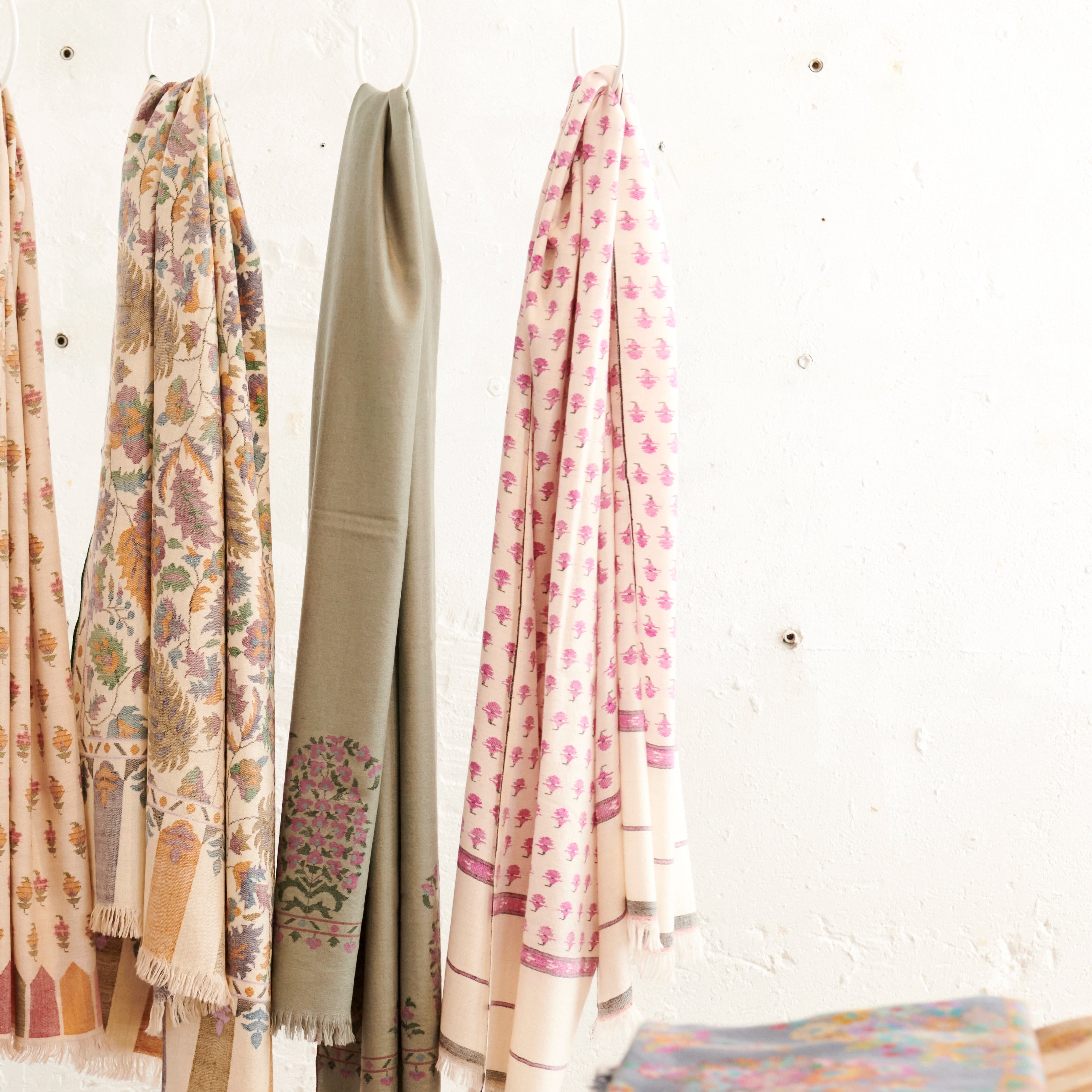 パシュミナショールカニ織　プティブティ