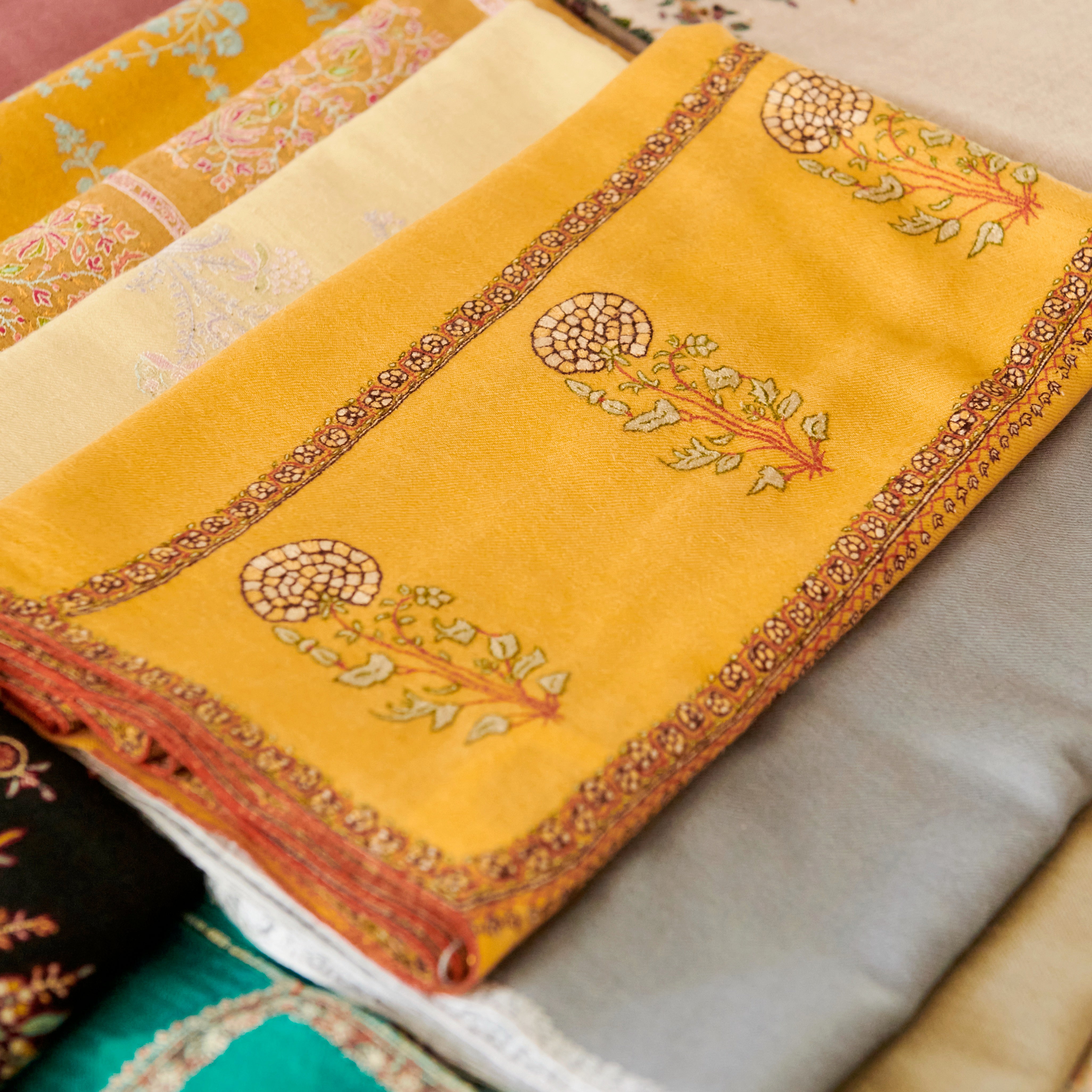 パシュミナストール　ソズニ　フラワーマシェ　パラダール　アプリコット