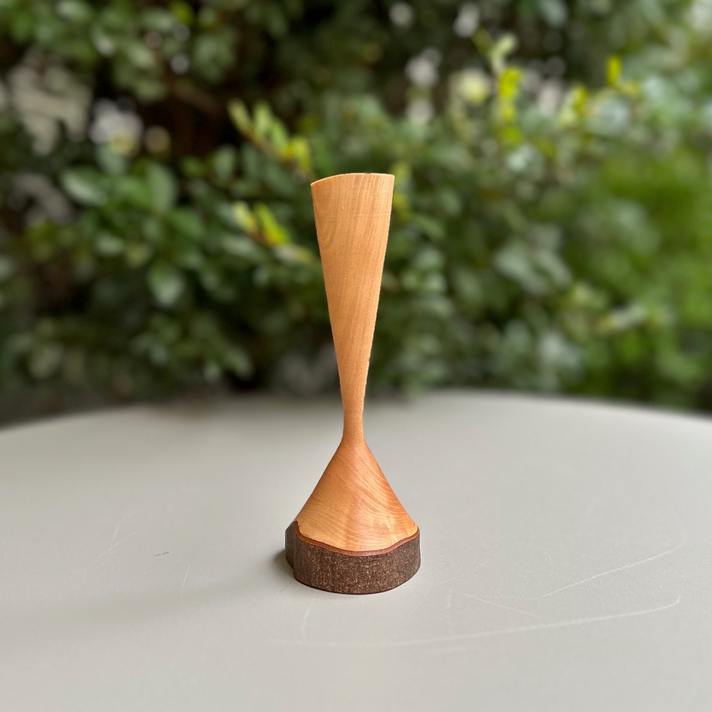 小さなものを置くオブジェ（ヒサカキ）