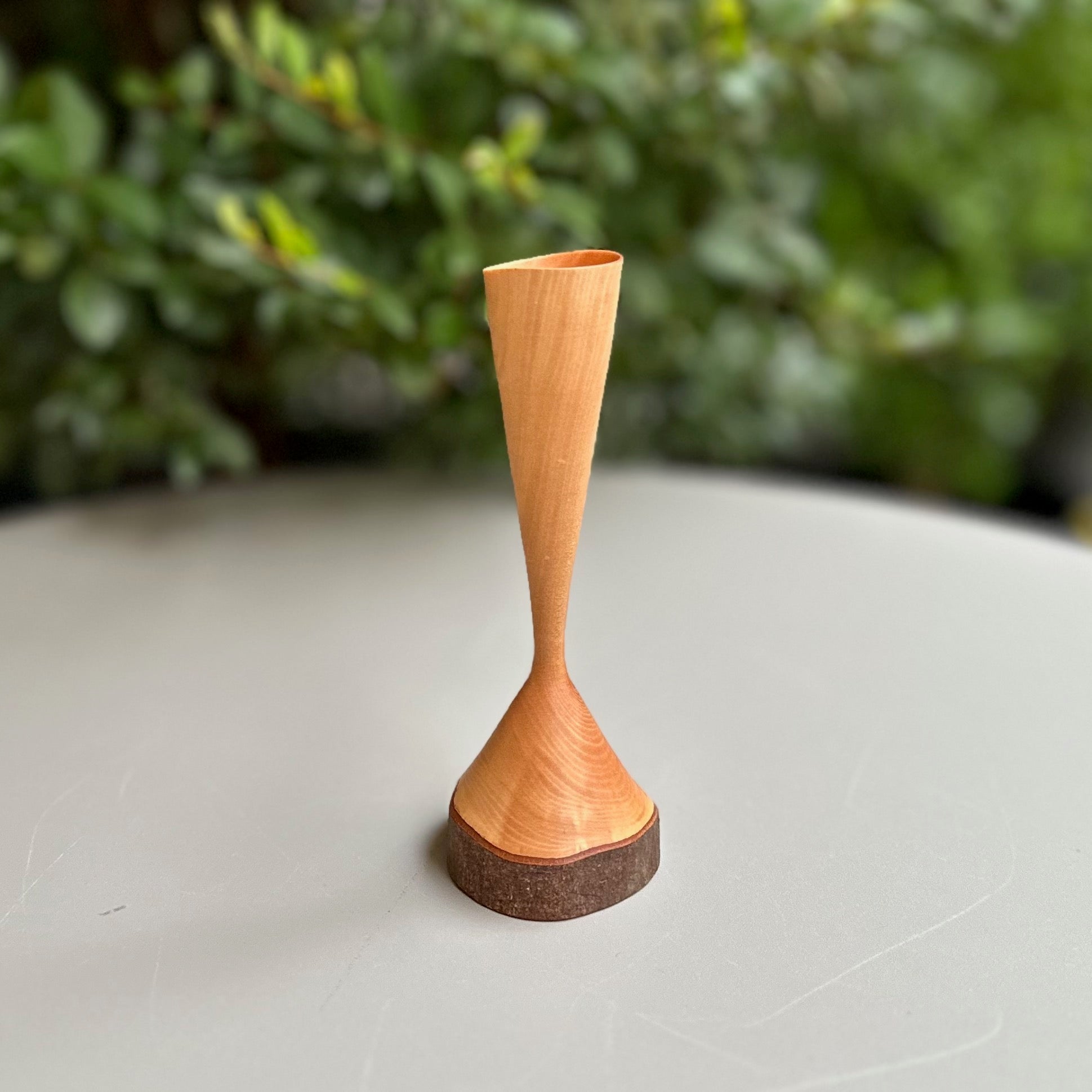 小さなものを置くオブジェ（ヒサカキ）