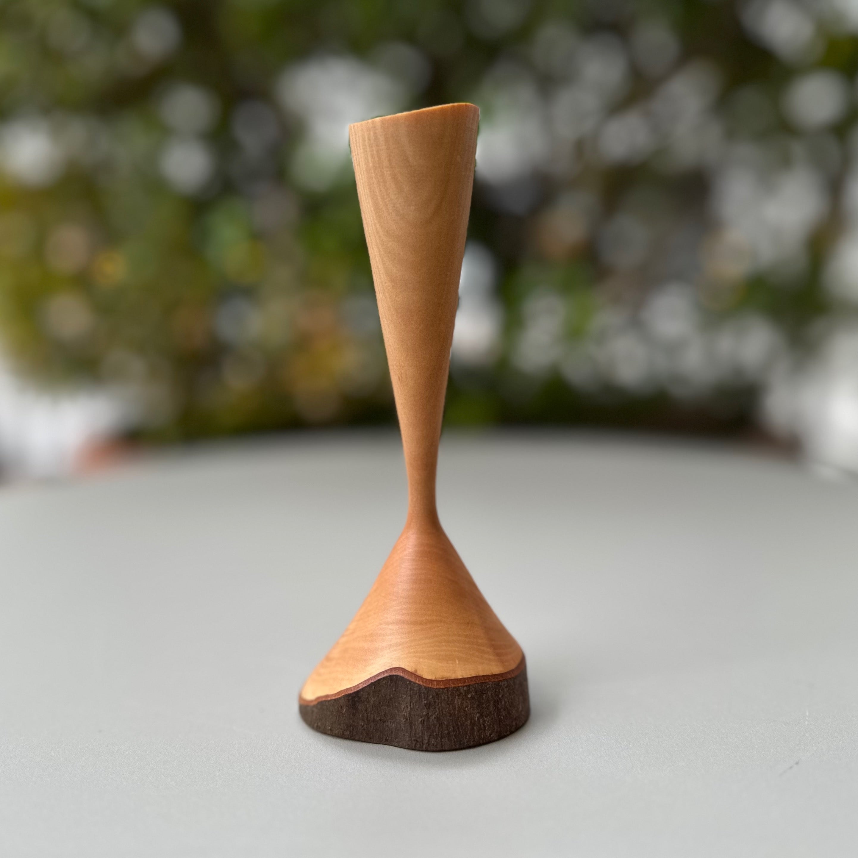 小さなものを置くオブジェ（ヒサカキ）