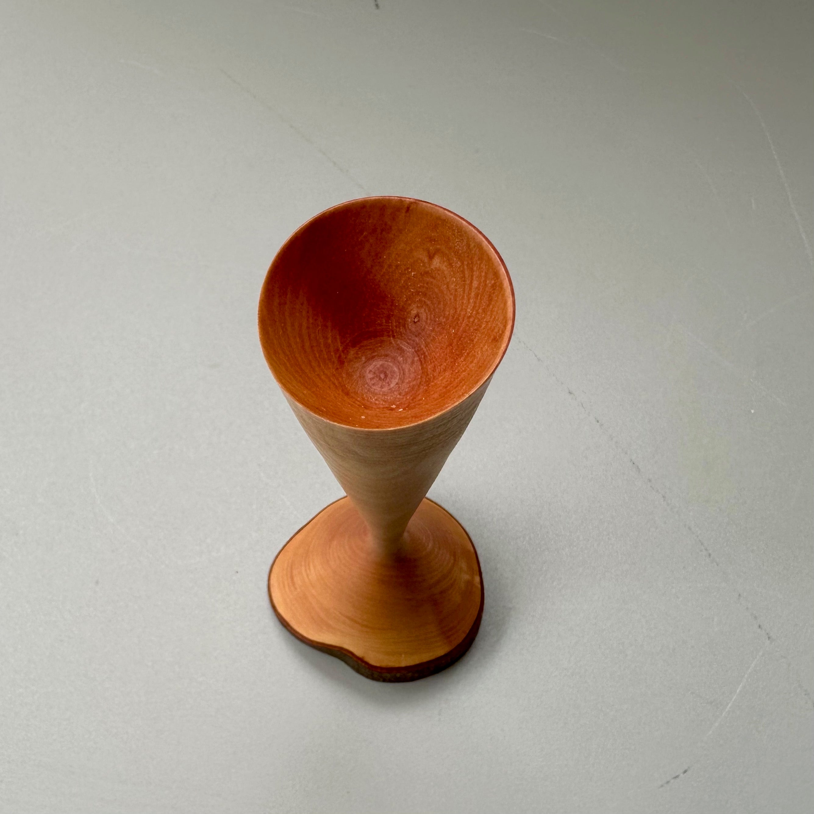 小さなものを置くオブジェ（ヒサカキ）