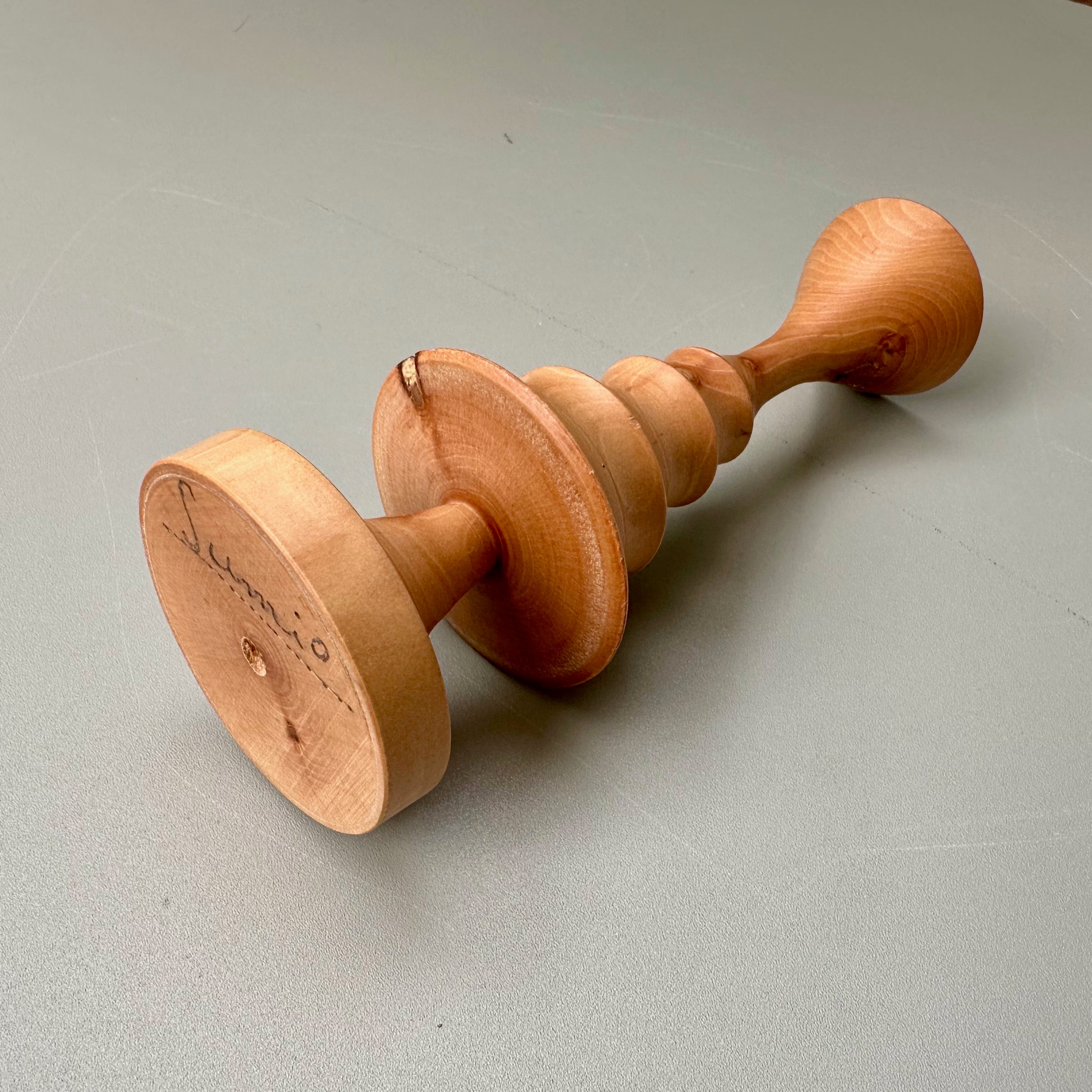 小さなものを置くオブジェ（ヒサカキ）