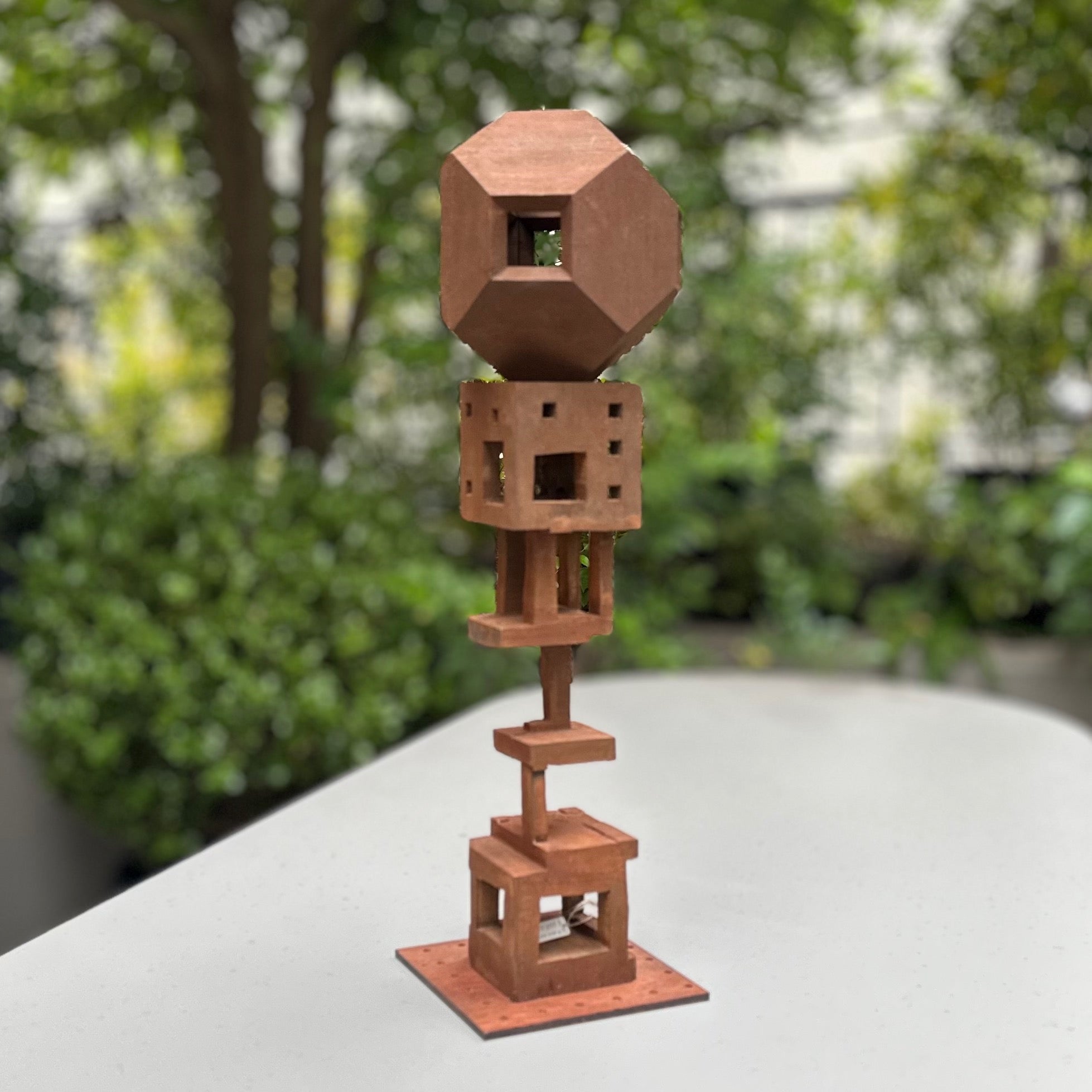 Objects & Sculptures / 彫刻とオブジェ