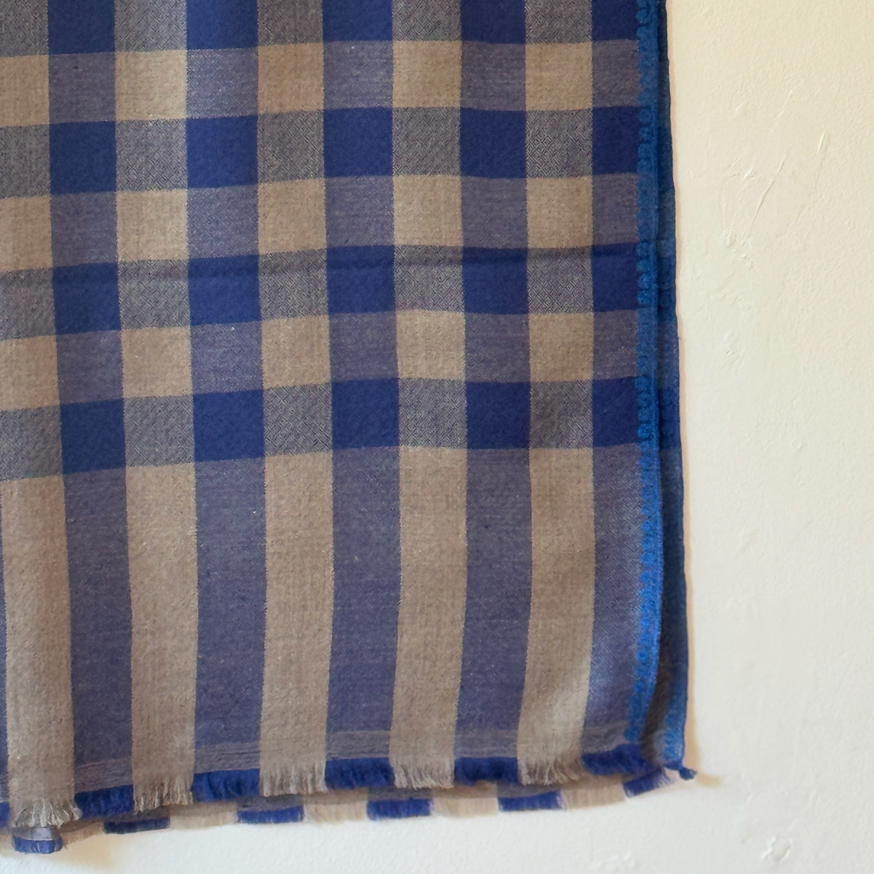 Sozni yarn-dyed pashmina stole with side stripes in blue and beige