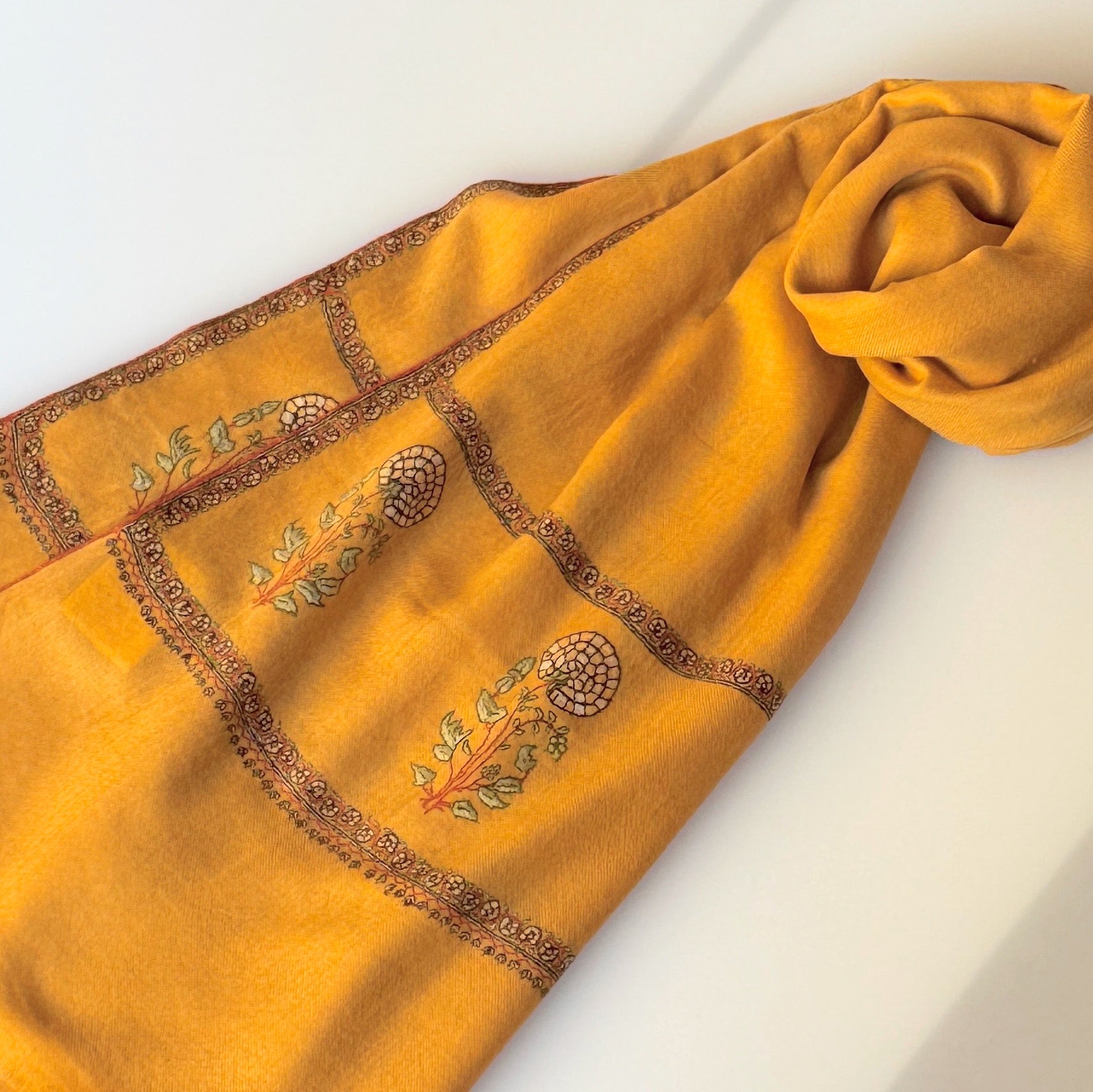 Sozni Flower Mache Pashmina Stole in Paladar Apricot