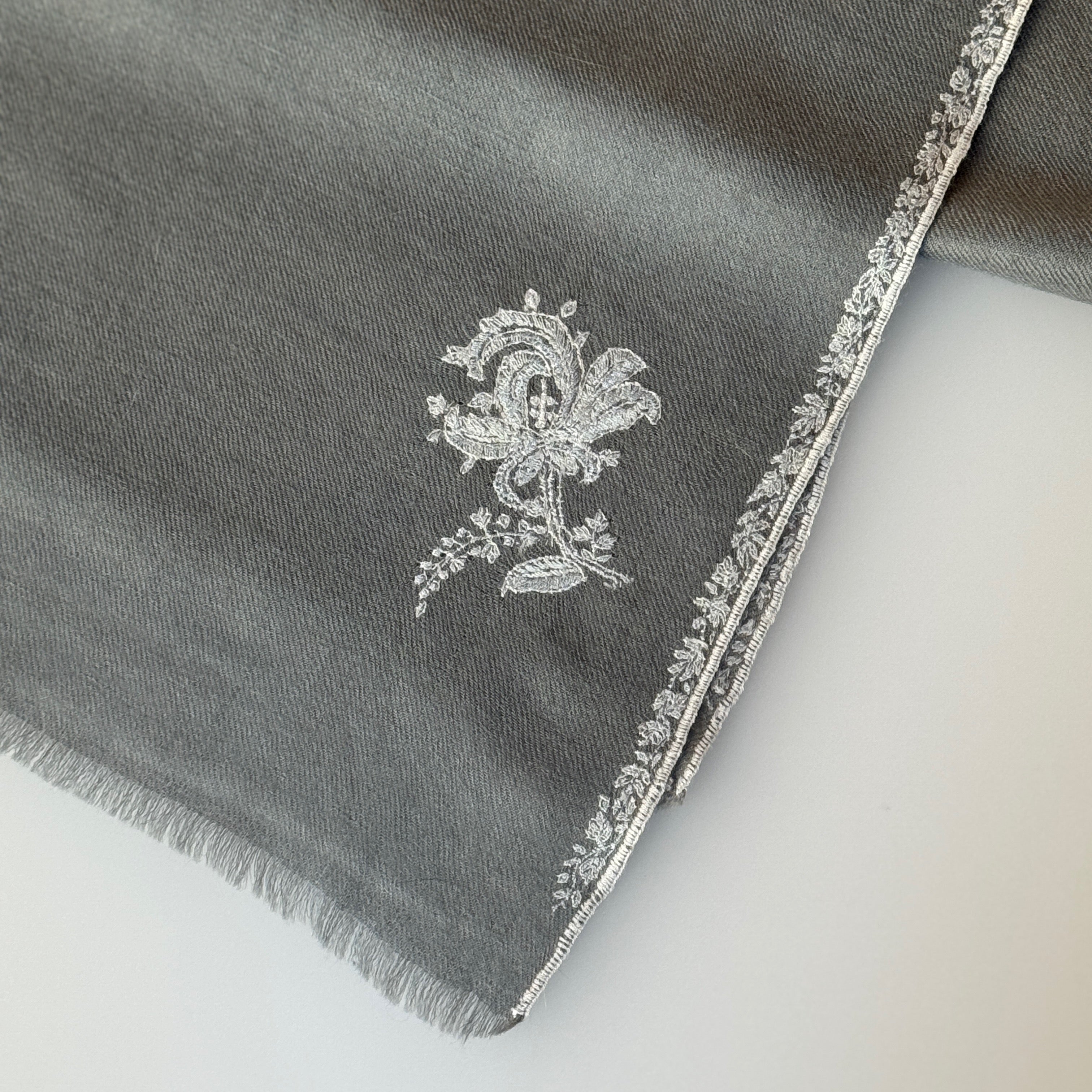 パシュミナストール　ソズニ　ライン＋モチーフ　