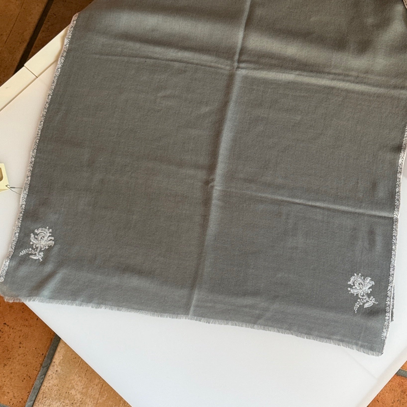 Sozni Line + Motif Pashmina Stole, Light Gray