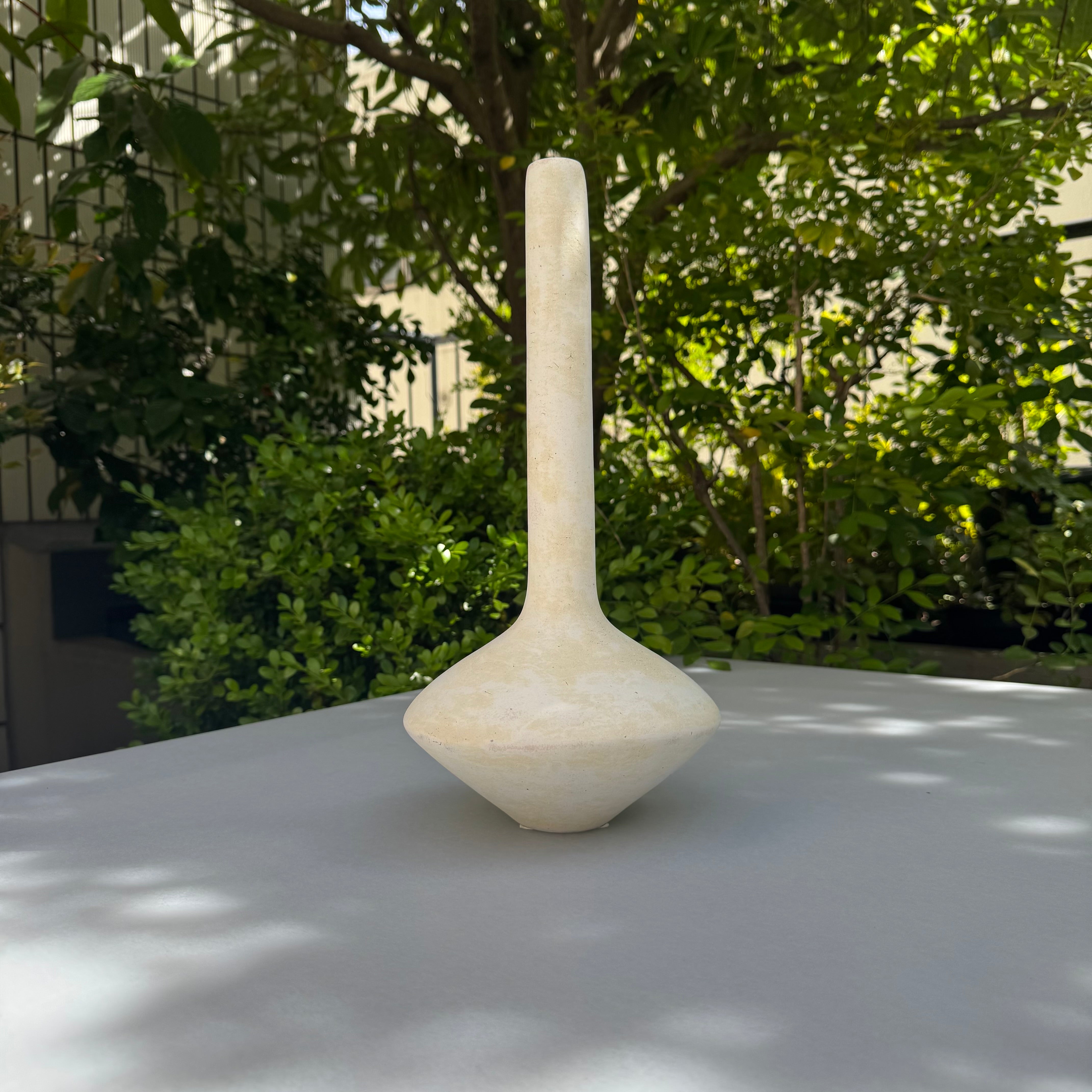 色層粉引 花器