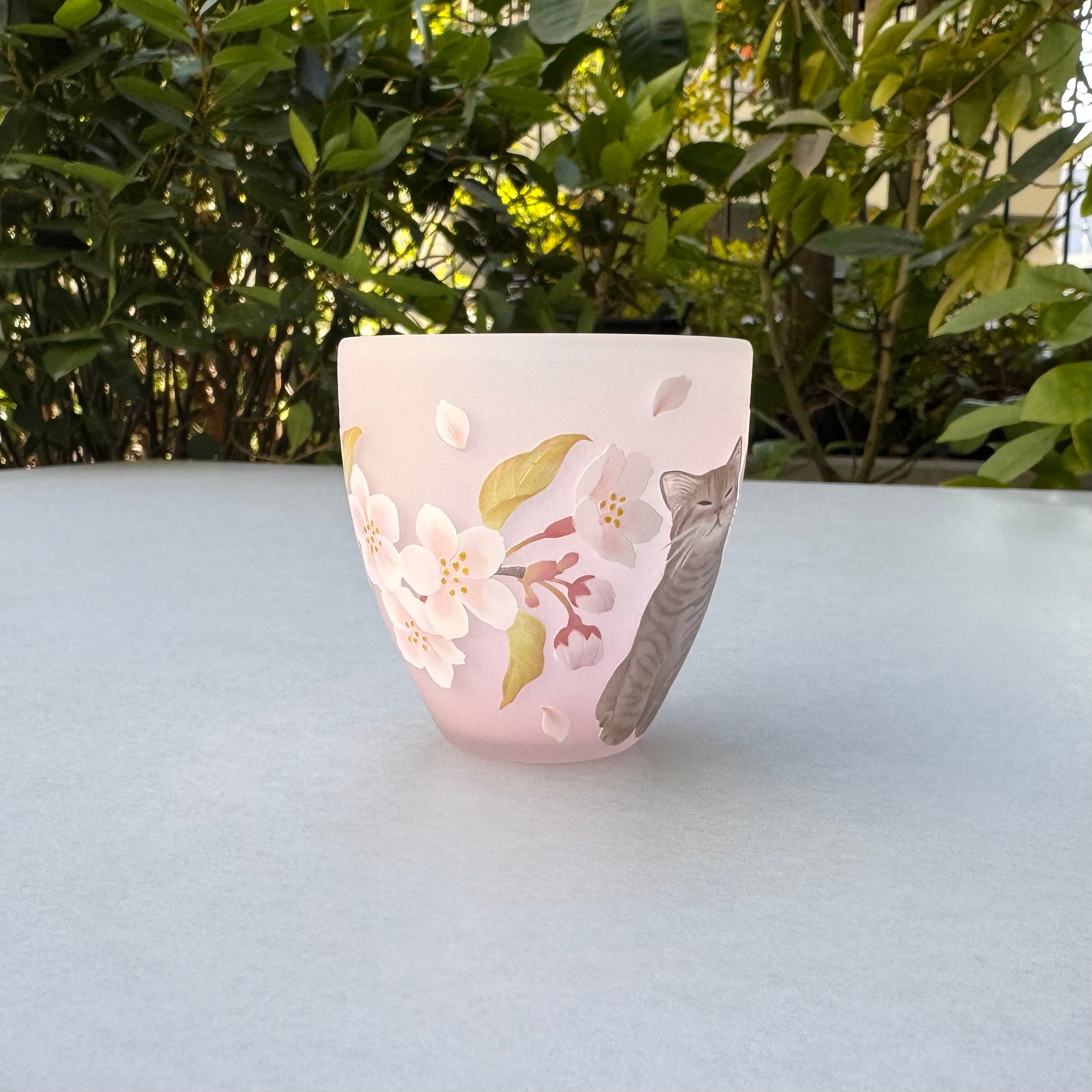 24_ぐい吞「そよそ風に誘われて」