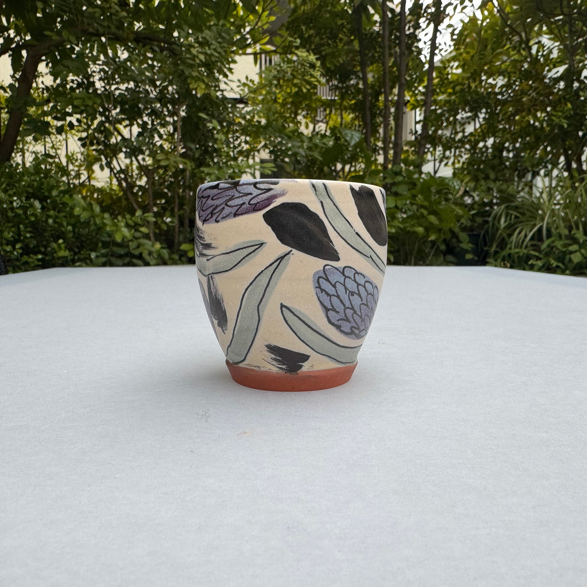 堂前守人作の陶磁器「花絵湯呑み B」（写真4枚目）