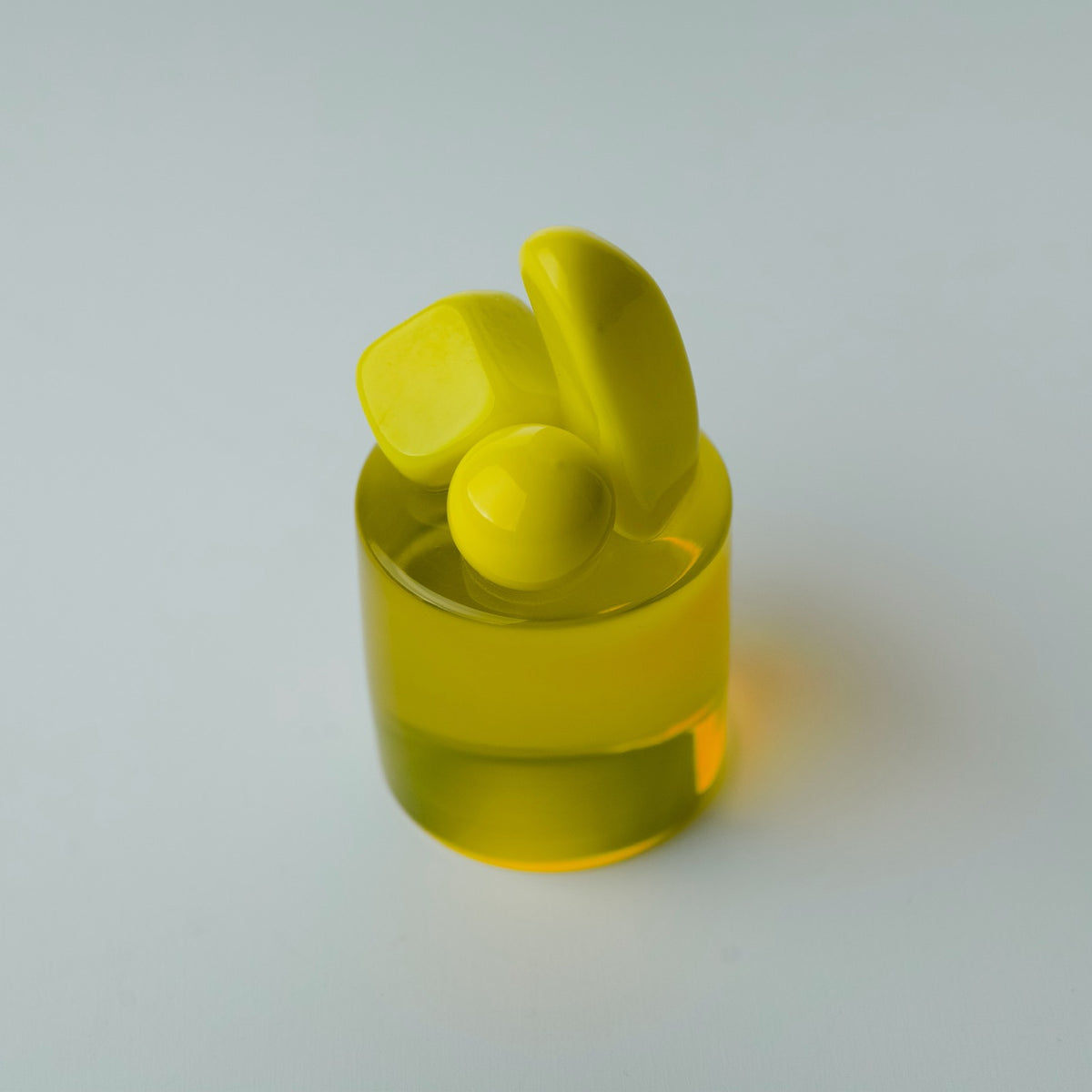 202637_The touch of yellow