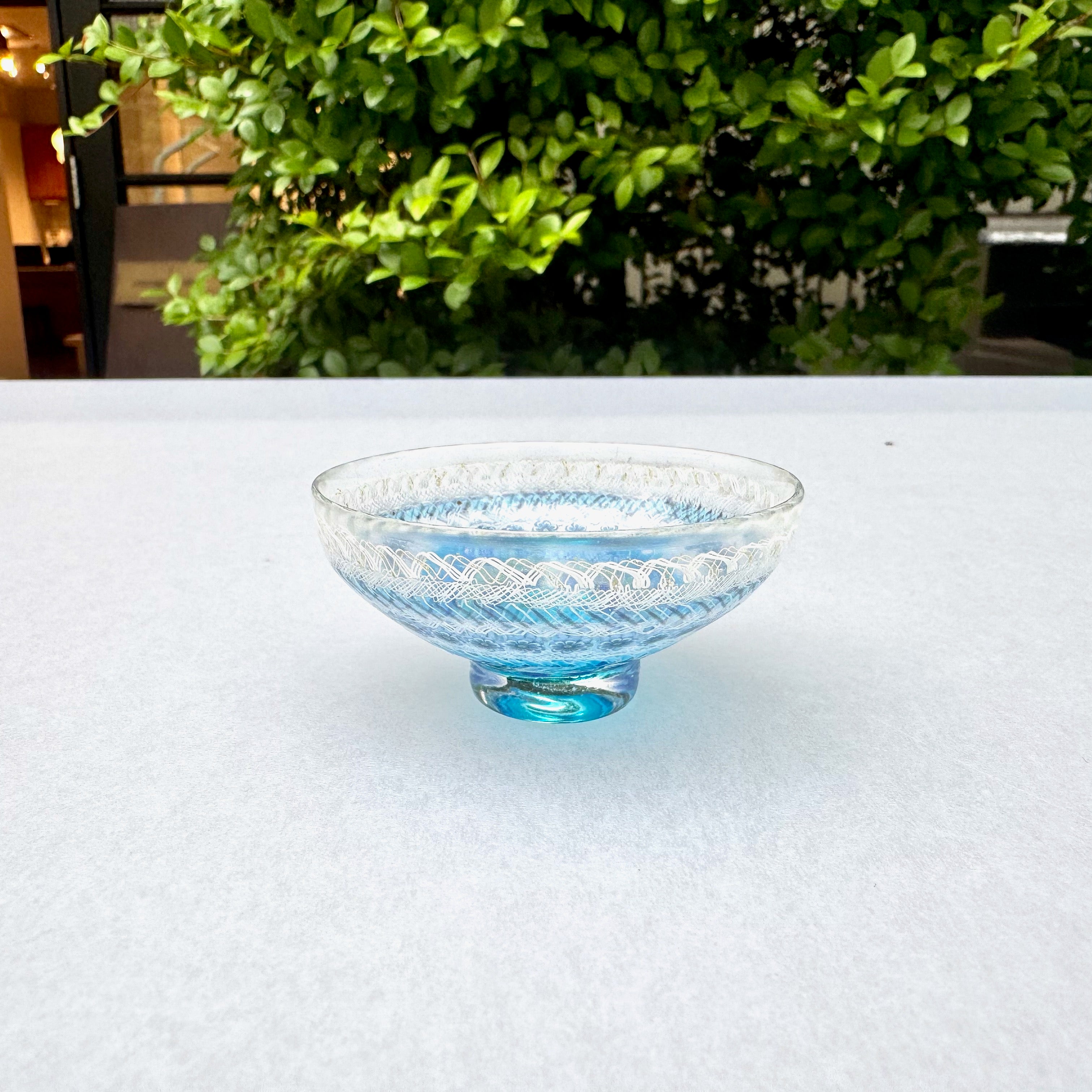 コアガラス冷酒杯　白と水