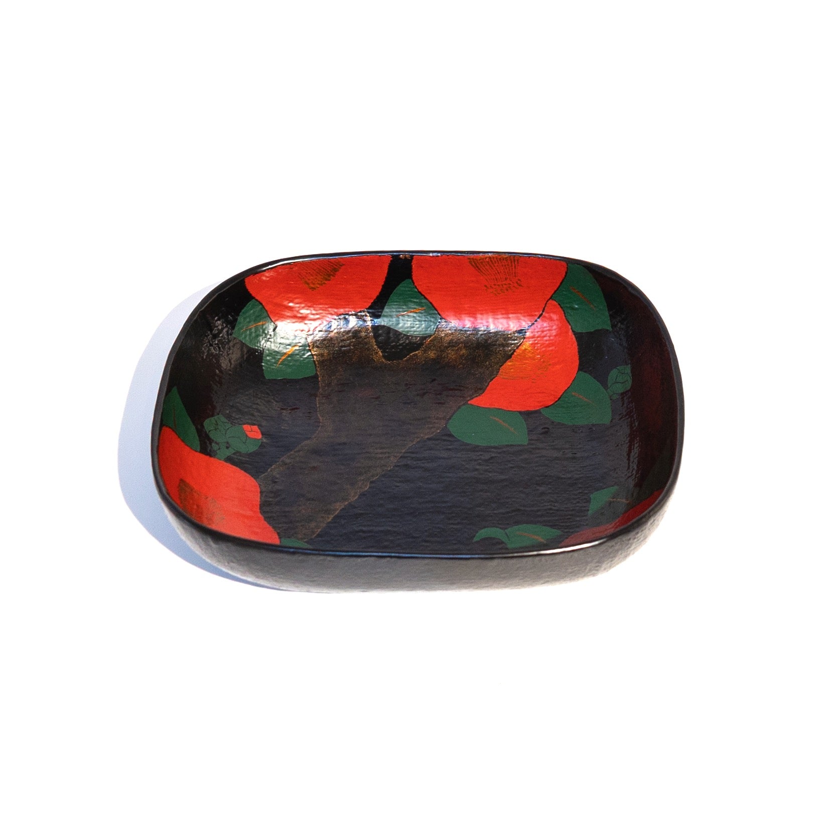 10_椿紋乾漆盛り器