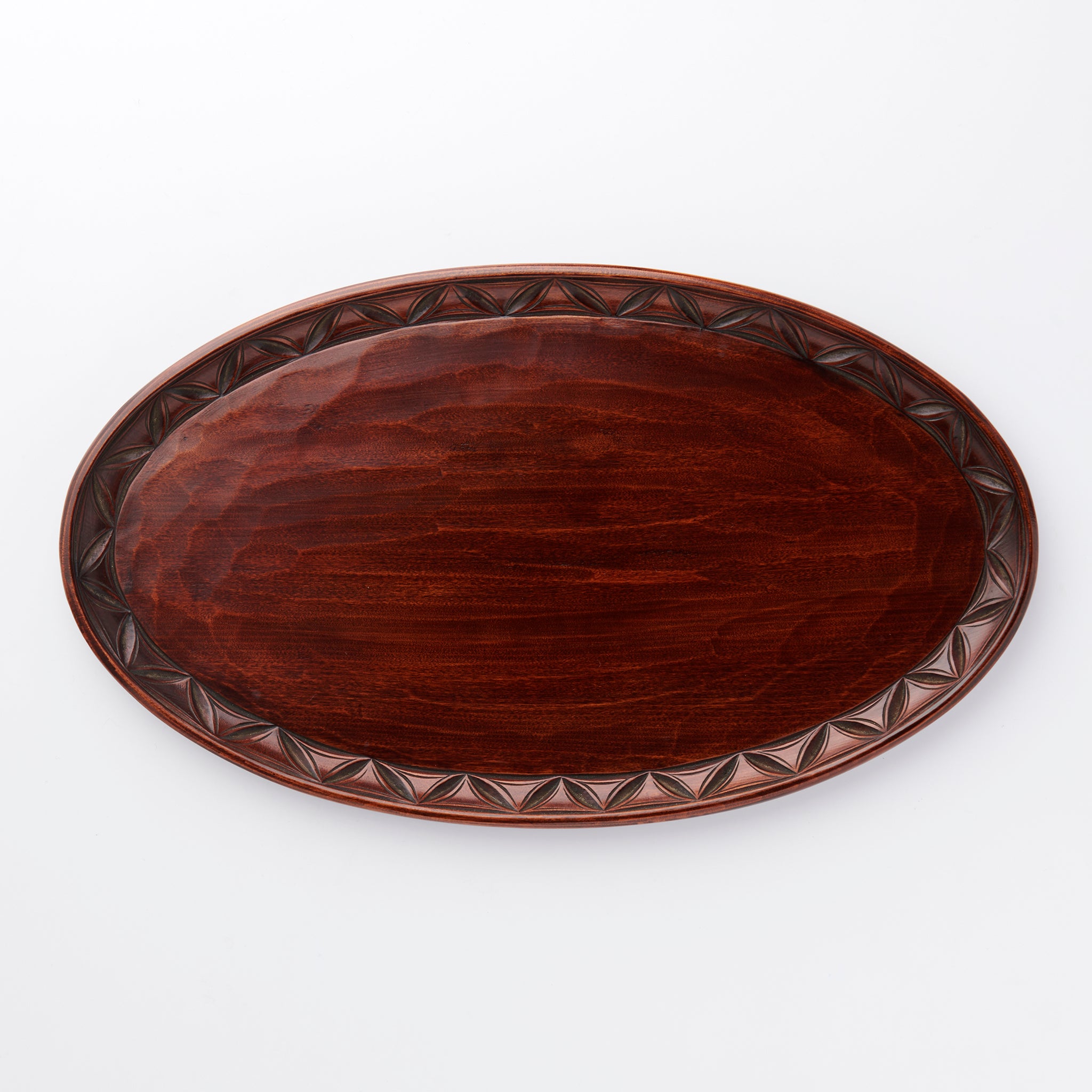 Oval tray with engraved pattern C