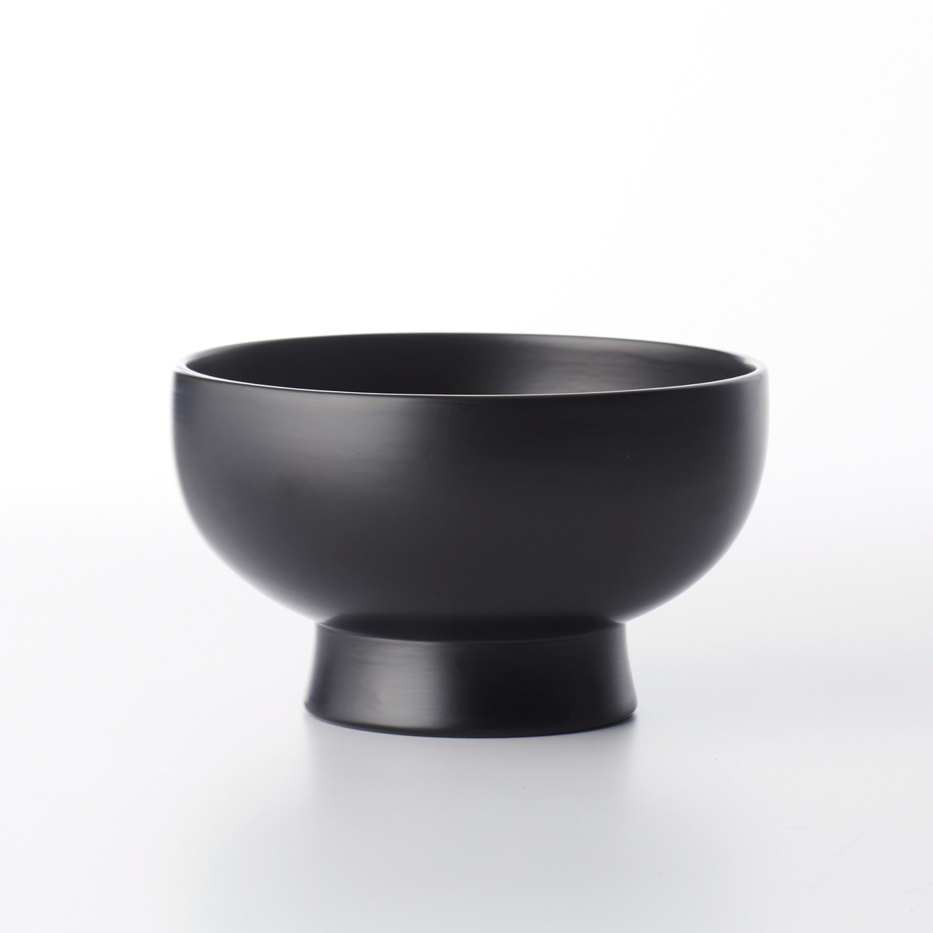 Large black lacquer bowl